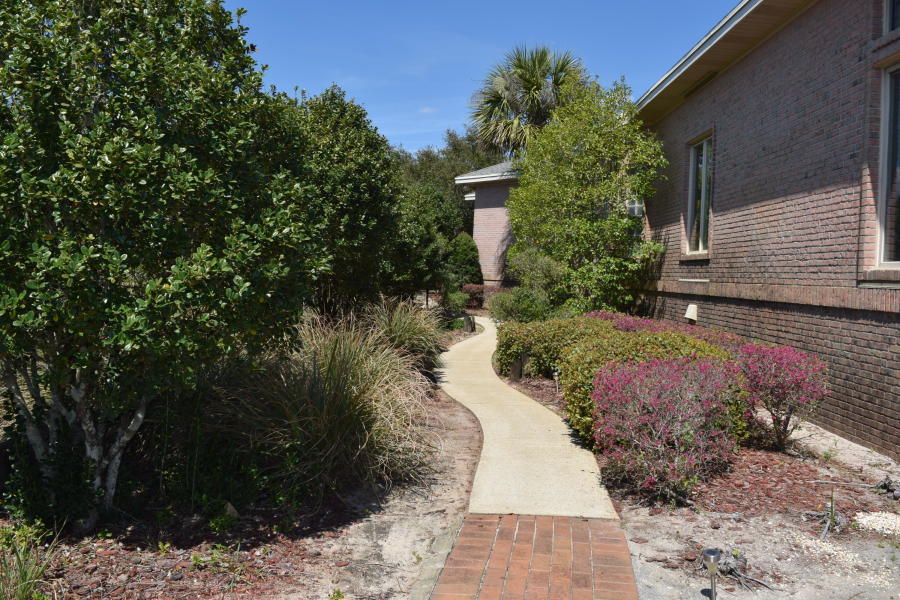 PRITCHARD POINT - Residential Lease