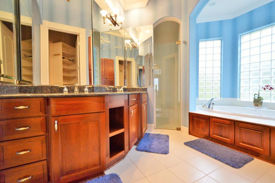 PRITCHARD POINT - Residential Lease