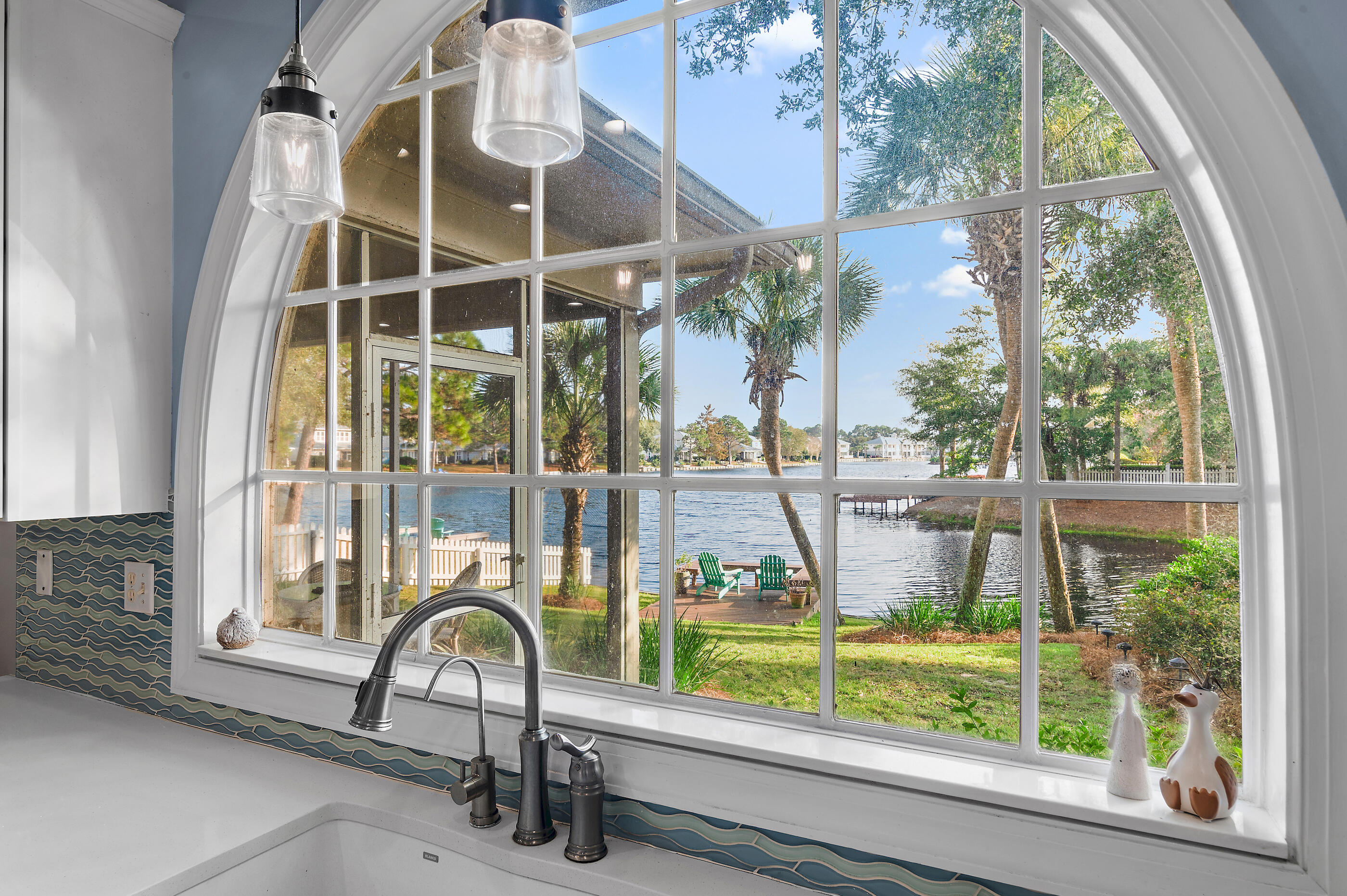 CRYSTAL LAKE - Residential
