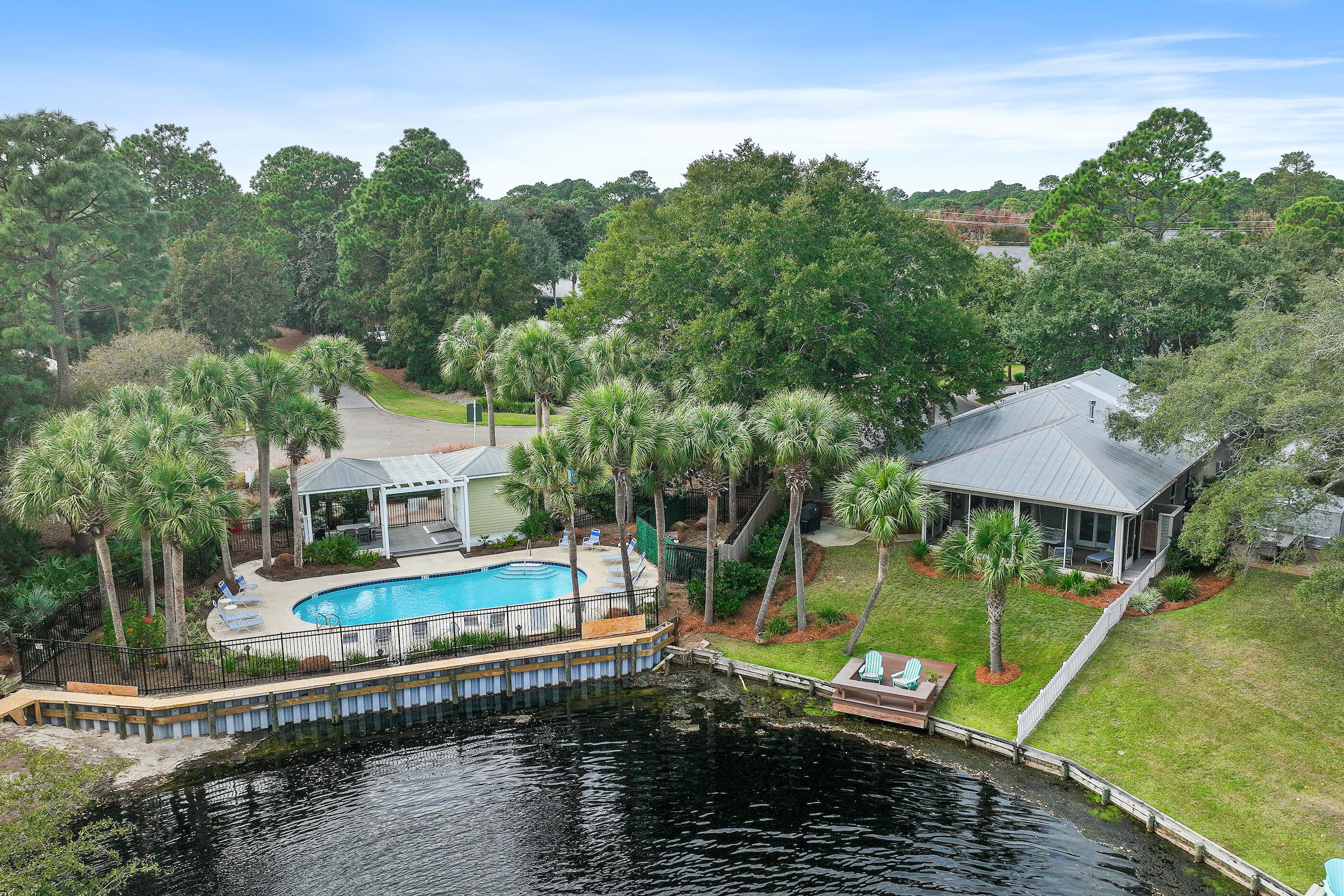CRYSTAL LAKE - Residential