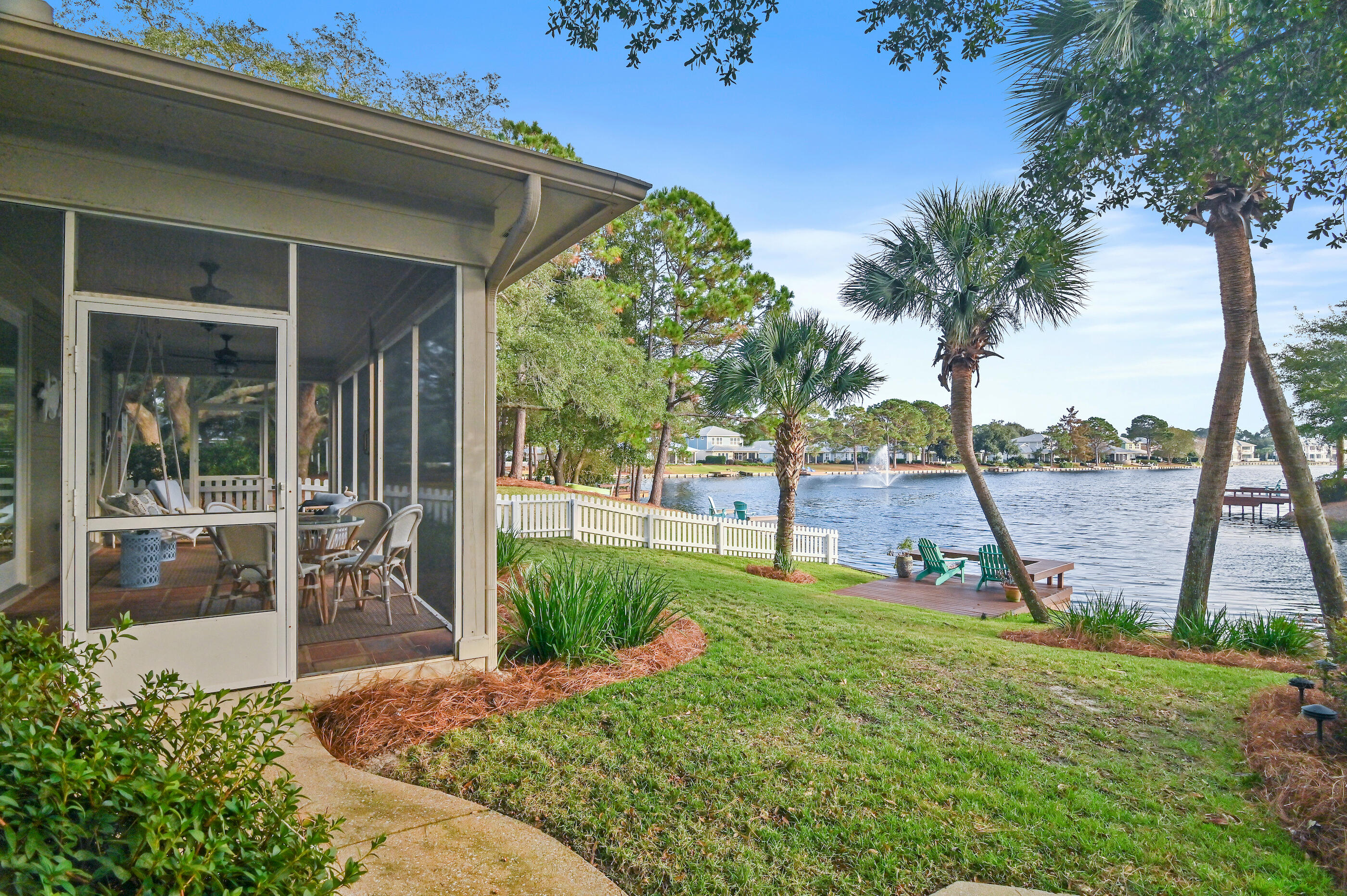CRYSTAL LAKE - Residential