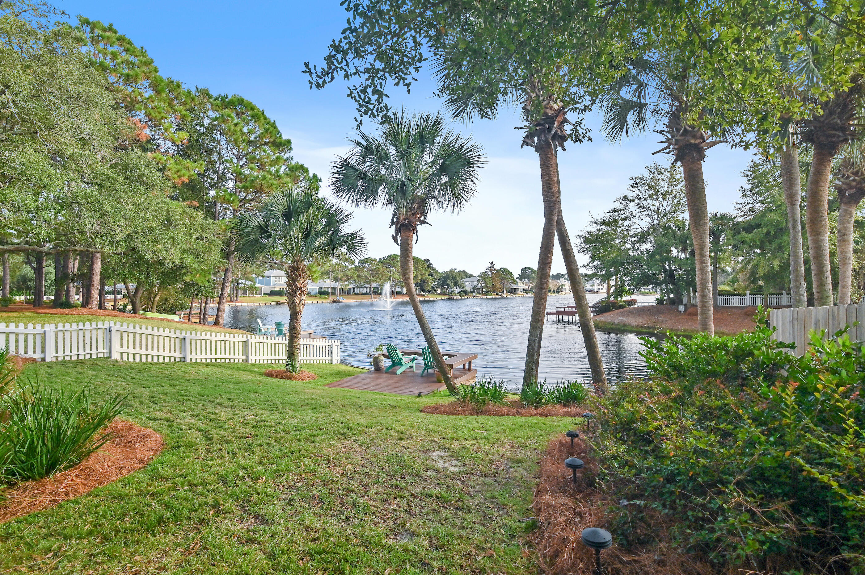 CRYSTAL LAKE - Residential
