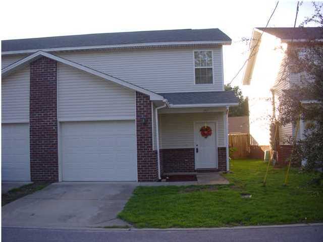 This townhouse is an end unit in a great complex. This community is centrally located in Niceville near everything--bases, shopping, restaurants, and the bayou at Lions Park. Monthly rent includes the HOA fee which maintains the landscaping. The back yard is privacy fenced and there is a nice patio perfect for grilling out back. Call today to schedule your appointment to see this home. Available February 1, 2018.