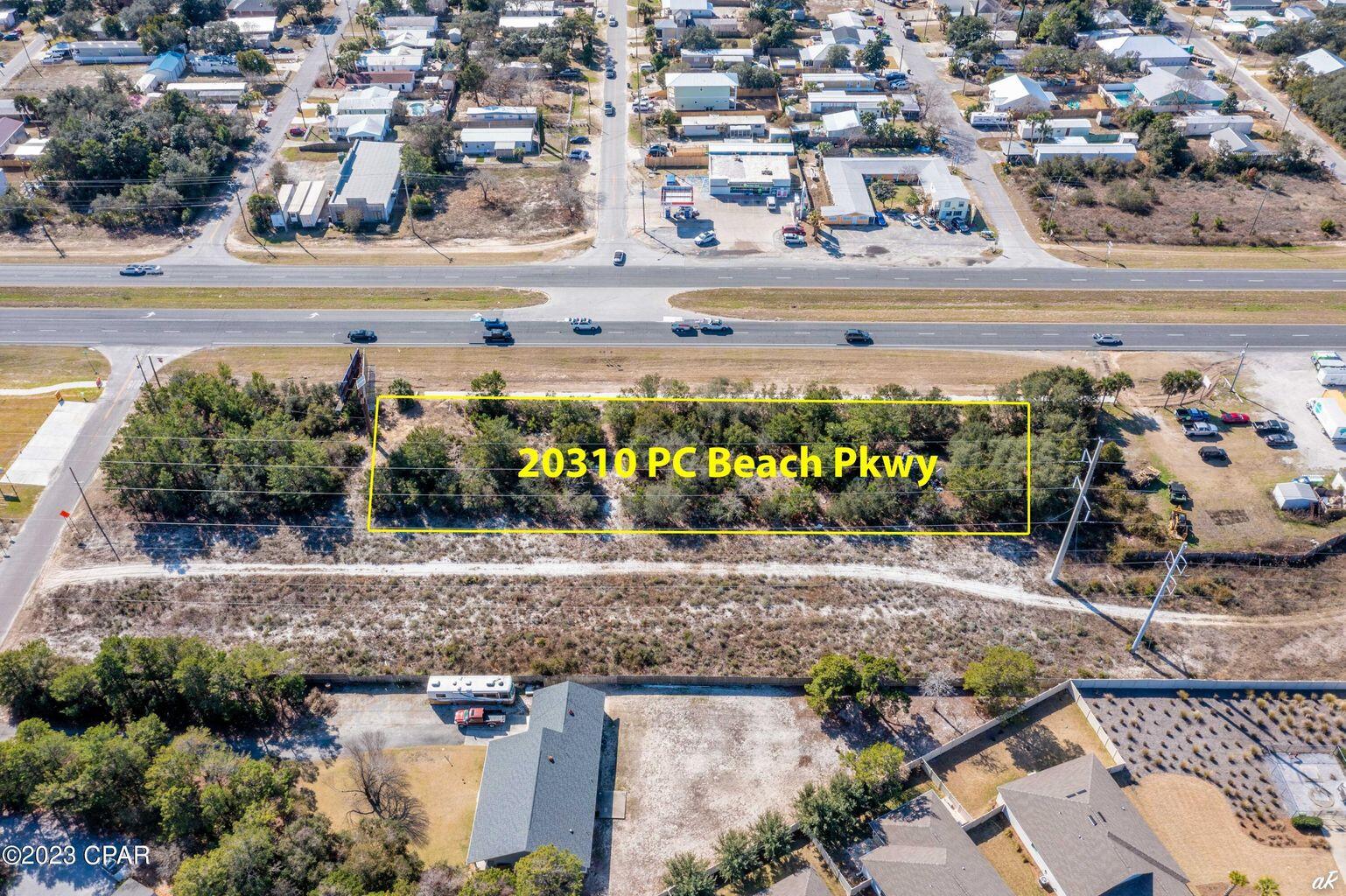 UNDER CONTRACT WITH CONTINGENCIES; SELLER ACCEPTING BACKUP OFFERS

Approximately 1 acre (ask for boundary survey) for commercial site perfect for warehouses, or office buildings.
Property appraiser site is incorrect on the size of the lot.

Lamar pays the owner $5,000 per year to lease the area for the sign or 20% of annual gross marketing receipts.