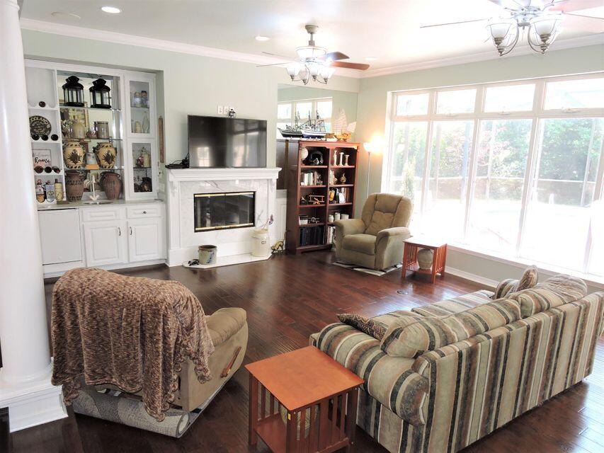 SOUTHWIND PH 5 - Residential Lease