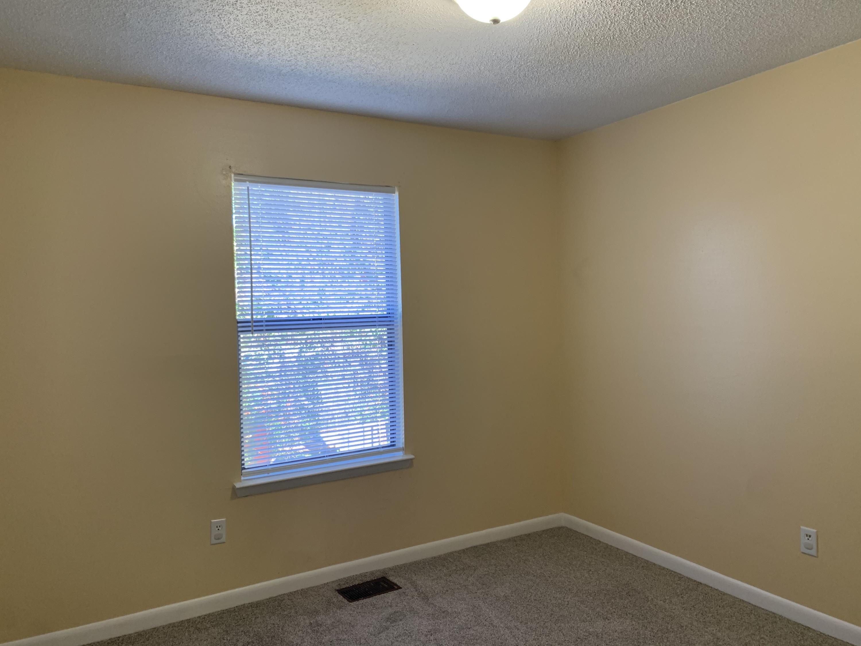OAK WOOD T/H - Residential Lease