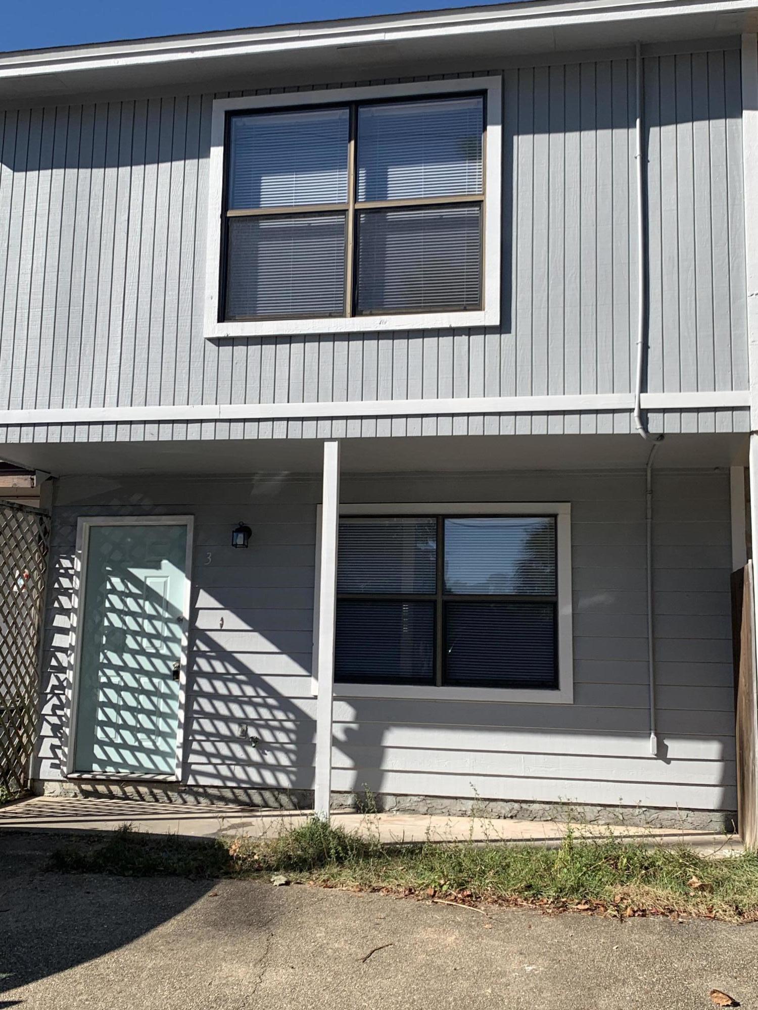 OAK WOOD T/H - Residential Lease