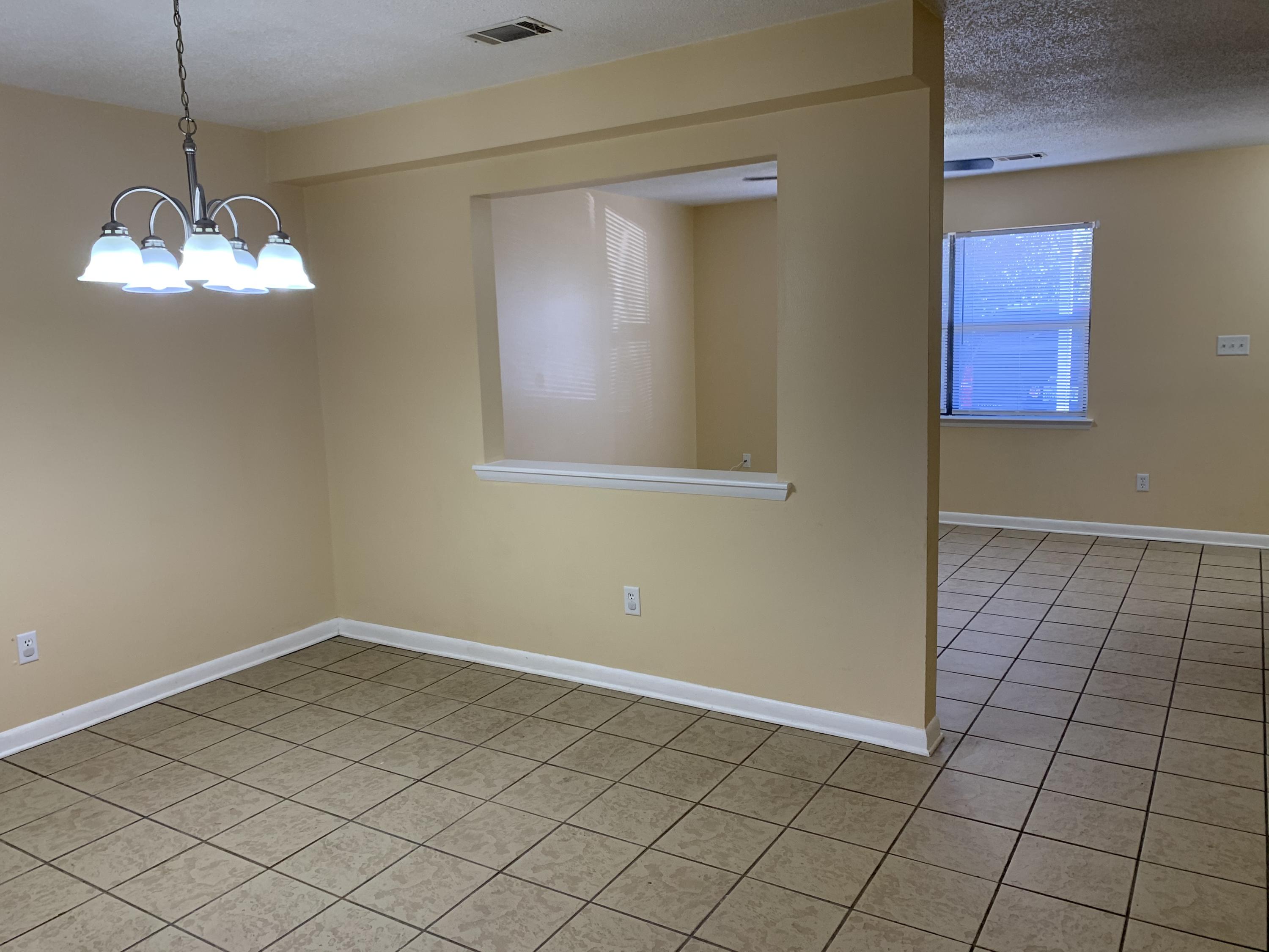 OAK WOOD T/H - Residential Lease