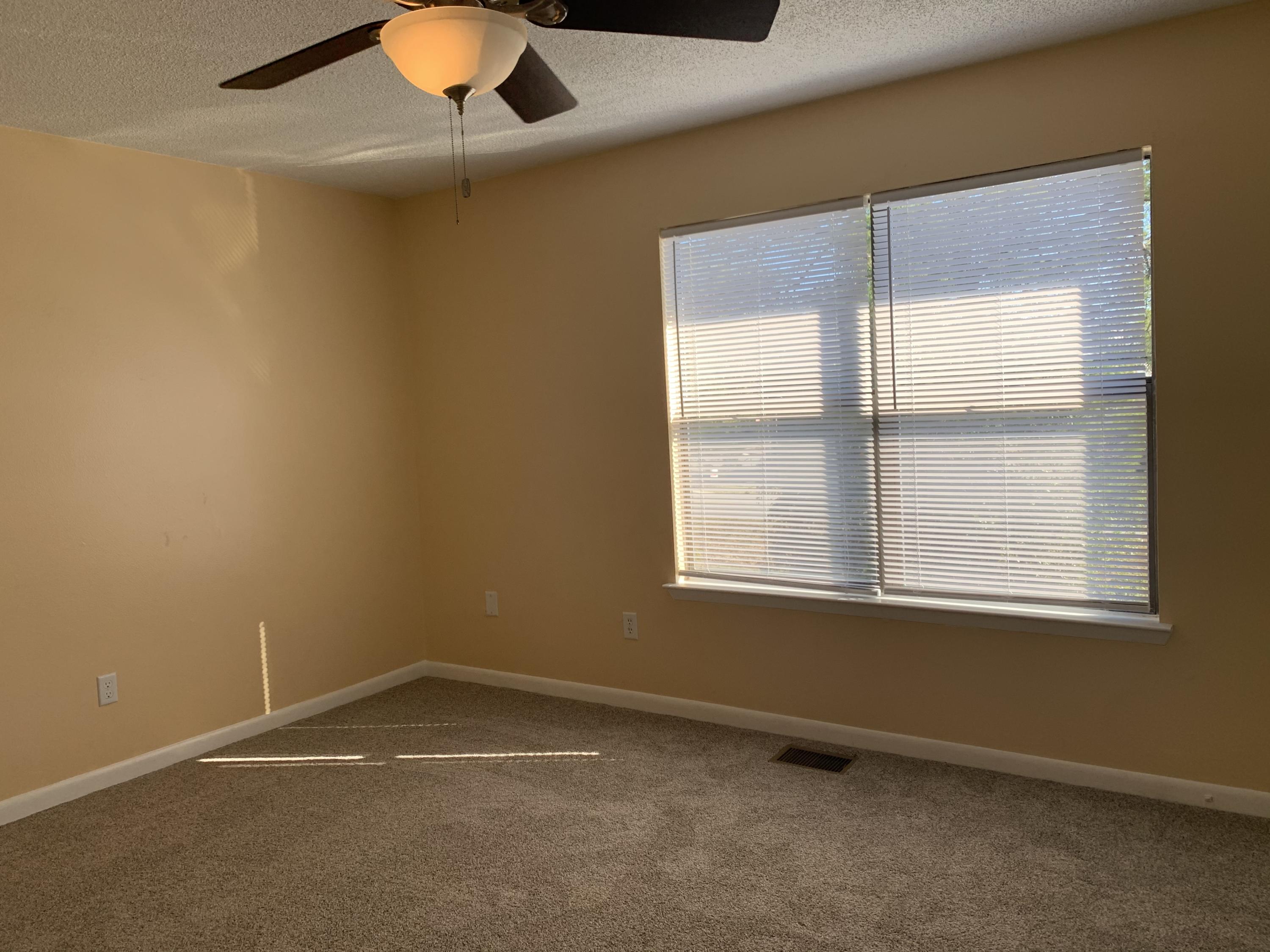OAK WOOD T/H - Residential Lease