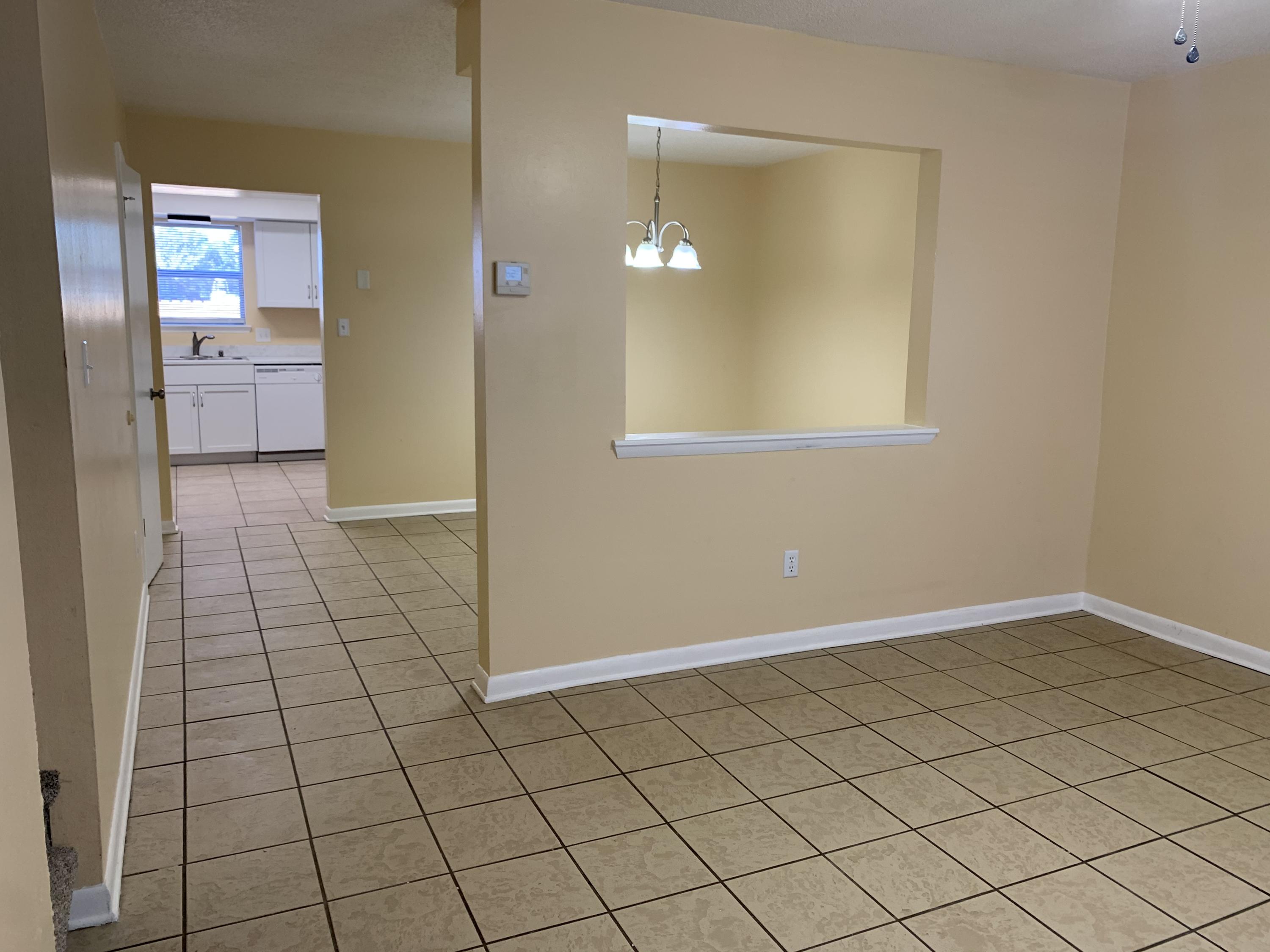 OAK WOOD T/H - Residential Lease