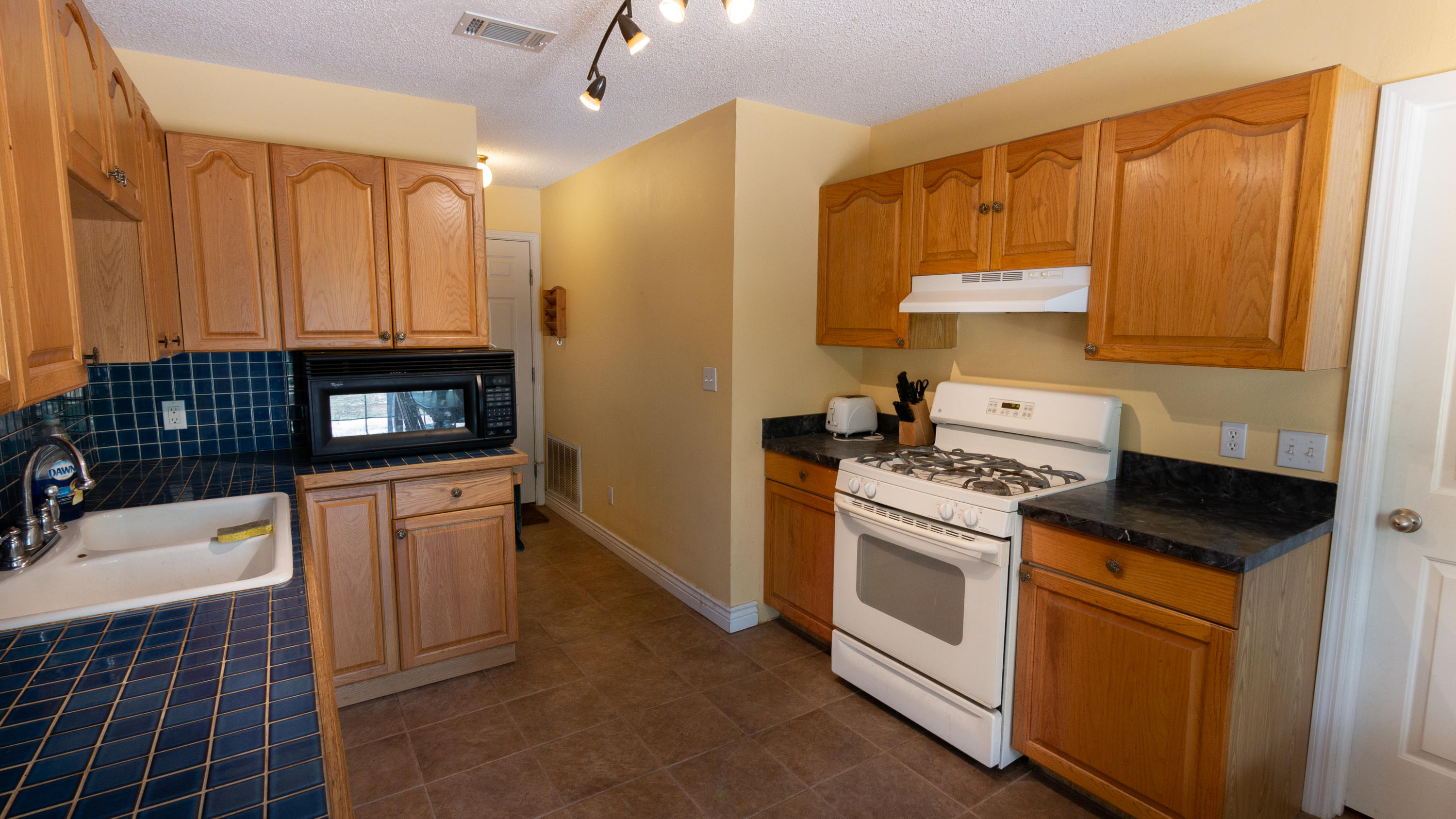 NAVARRE/BCH 1ST ADDT - Residential
