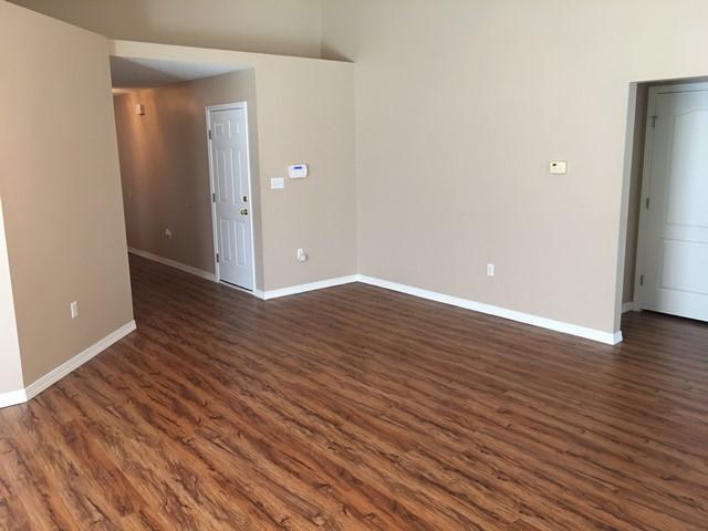 EMERALD LAKES PH 3 - Residential Lease