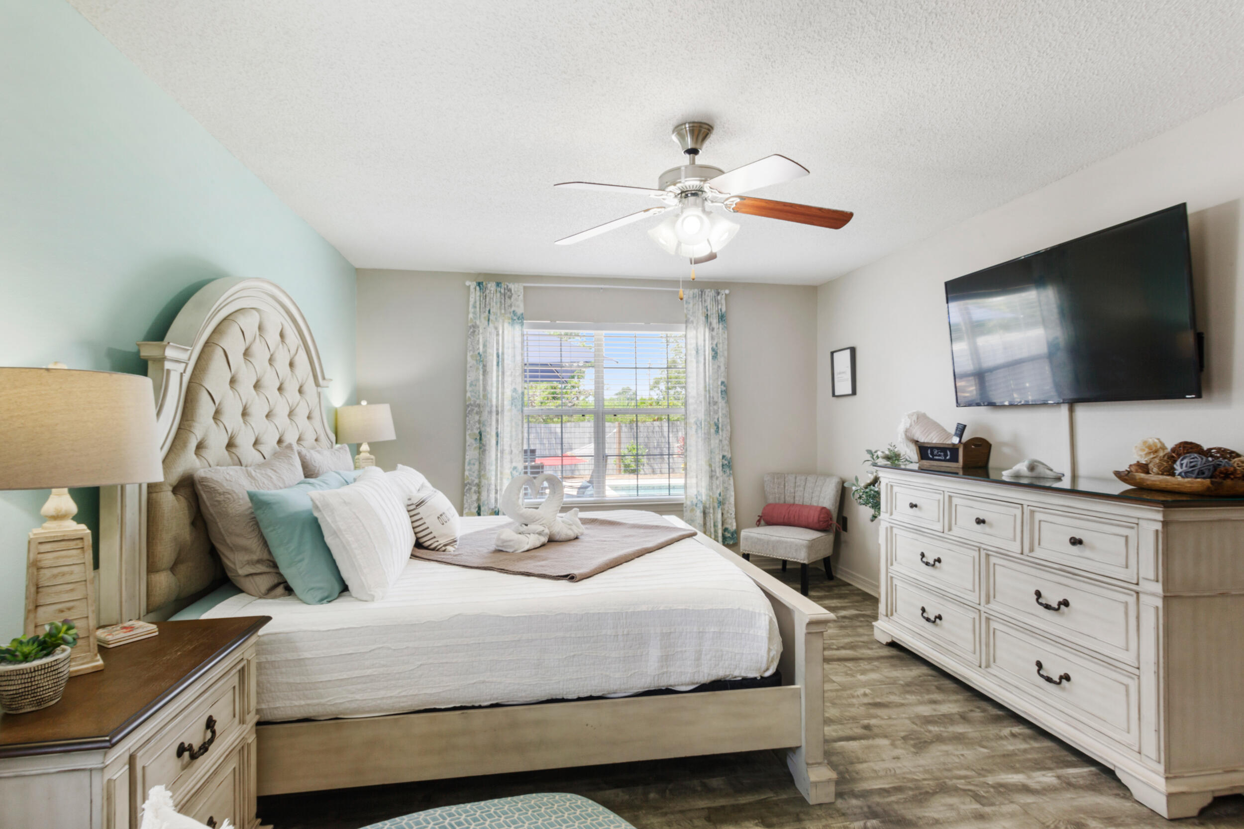 PARADISE RETREAT - Residential