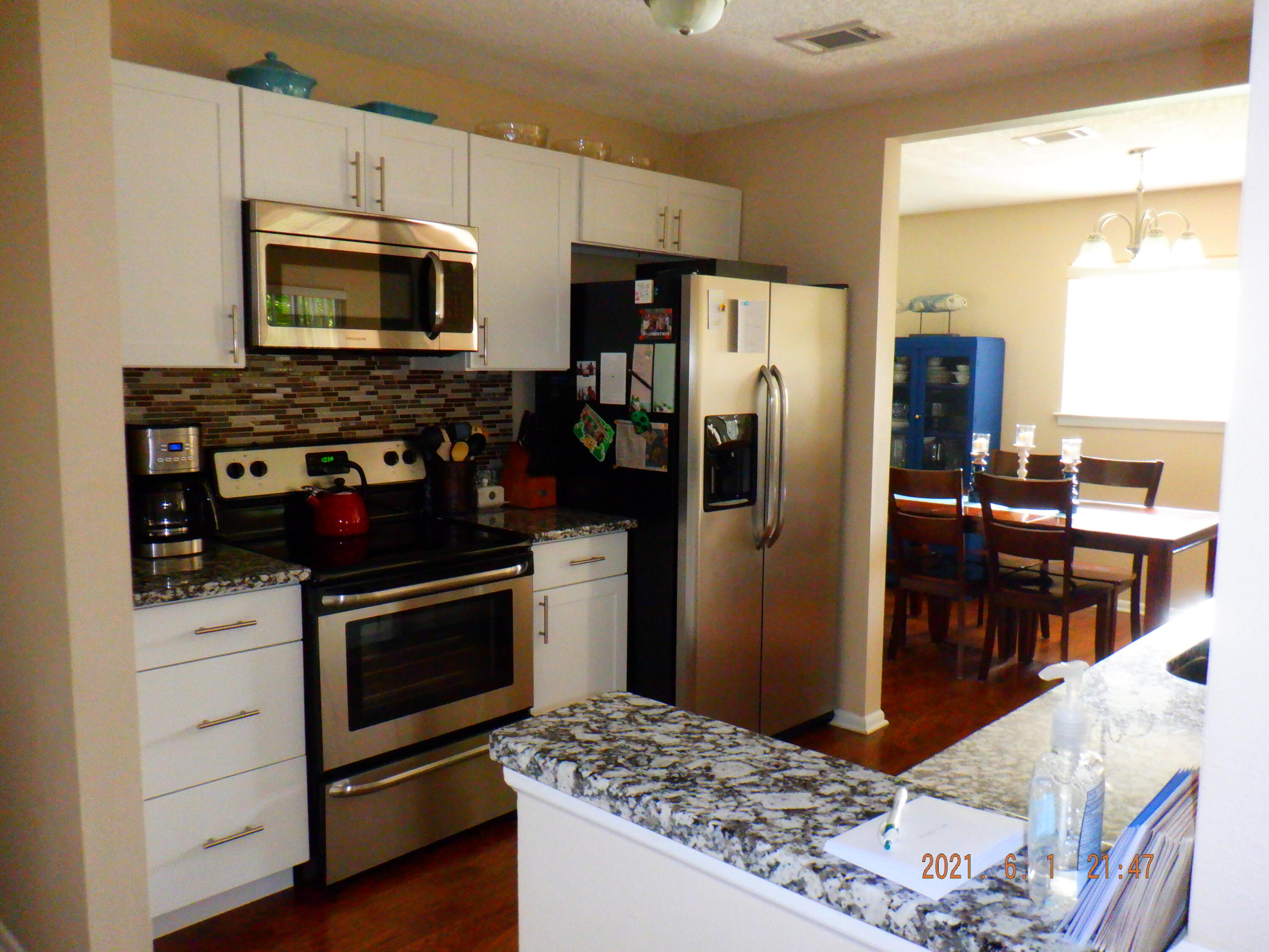 COUNTRY CLUB ESTATES 1ST ADDN - Residential Lease