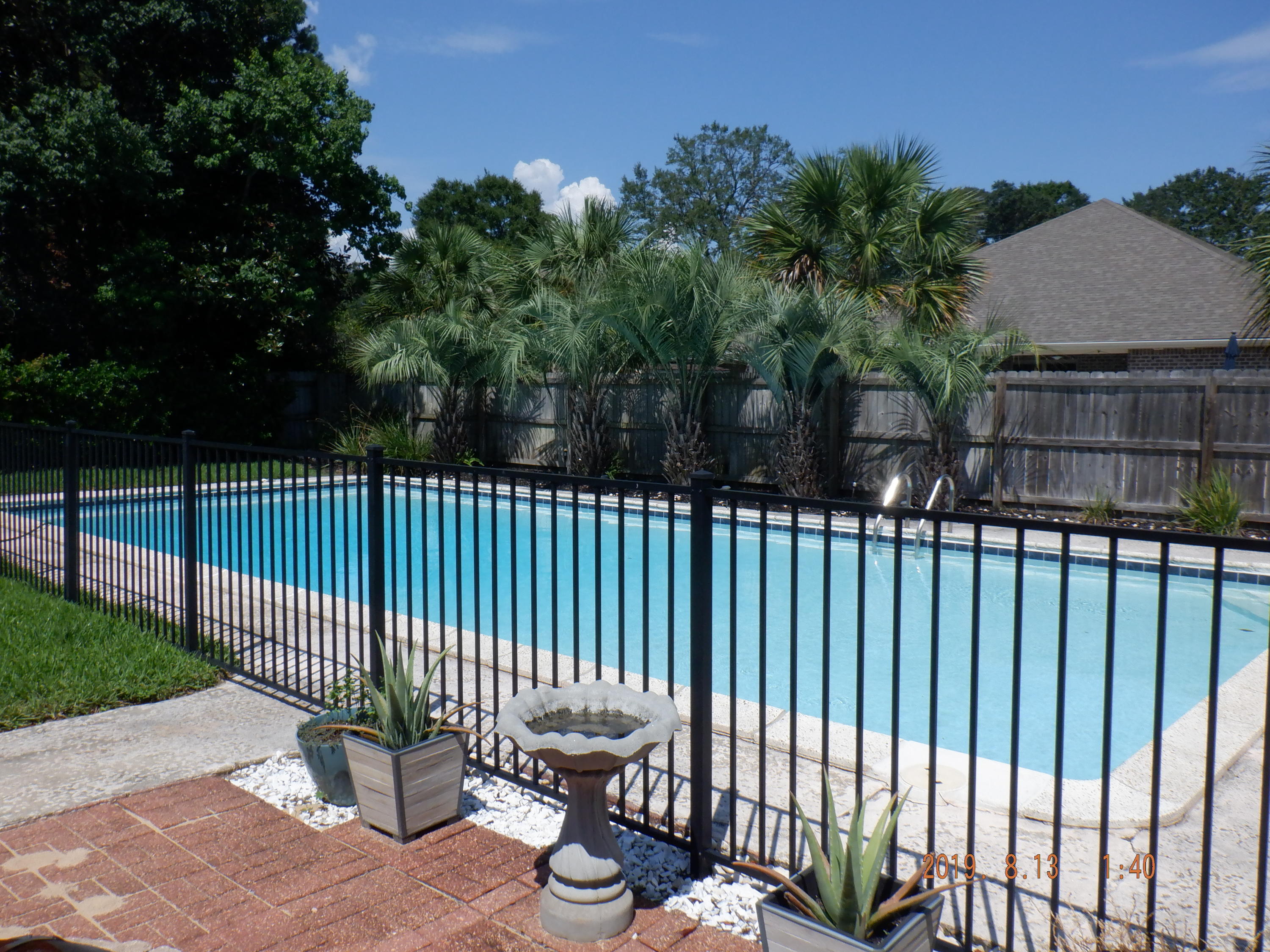 COUNTRY CLUB ESTATES 1ST ADDN - Residential Lease