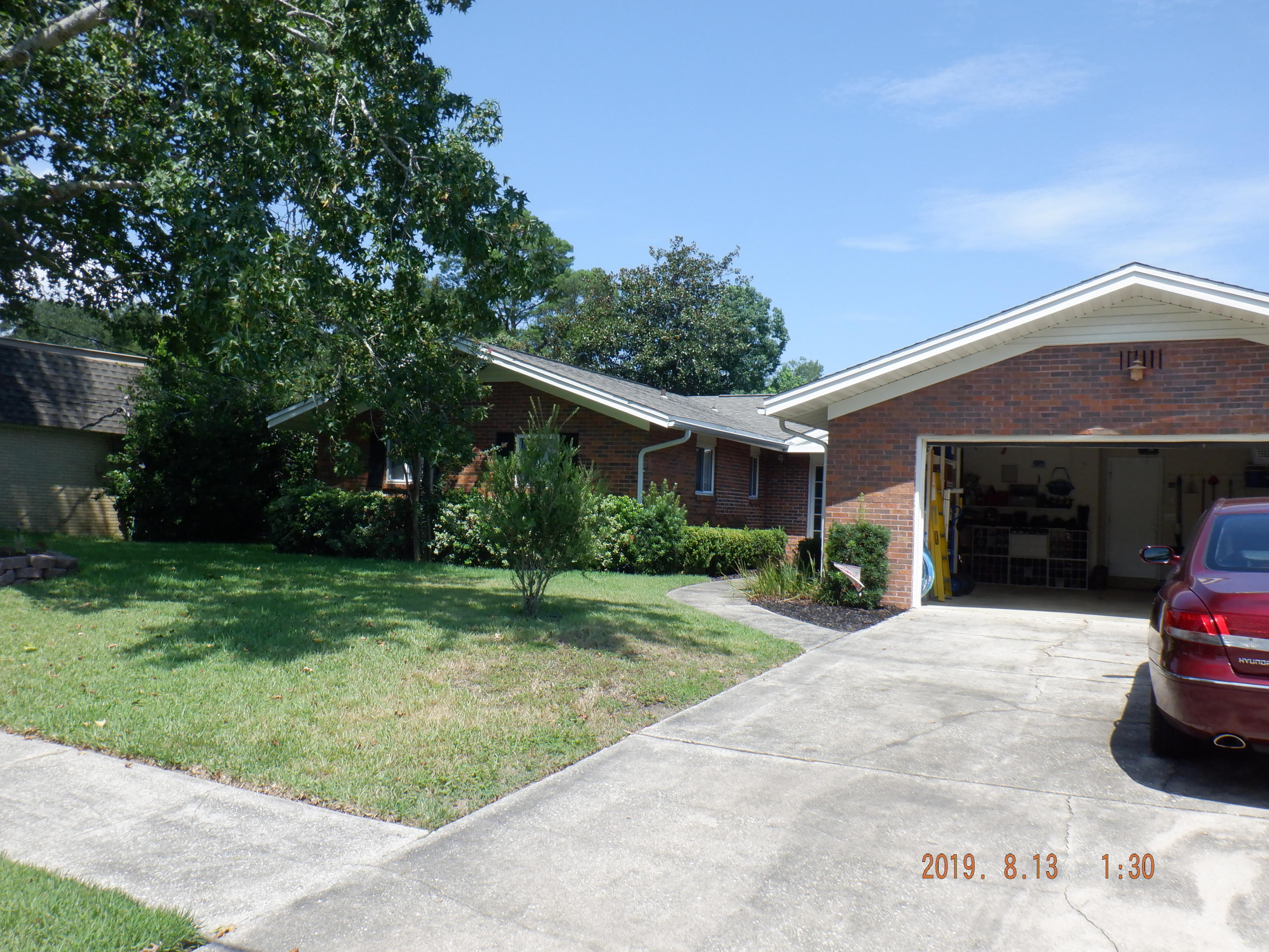 COUNTRY CLUB ESTATES 1ST ADDN - Residential Lease
