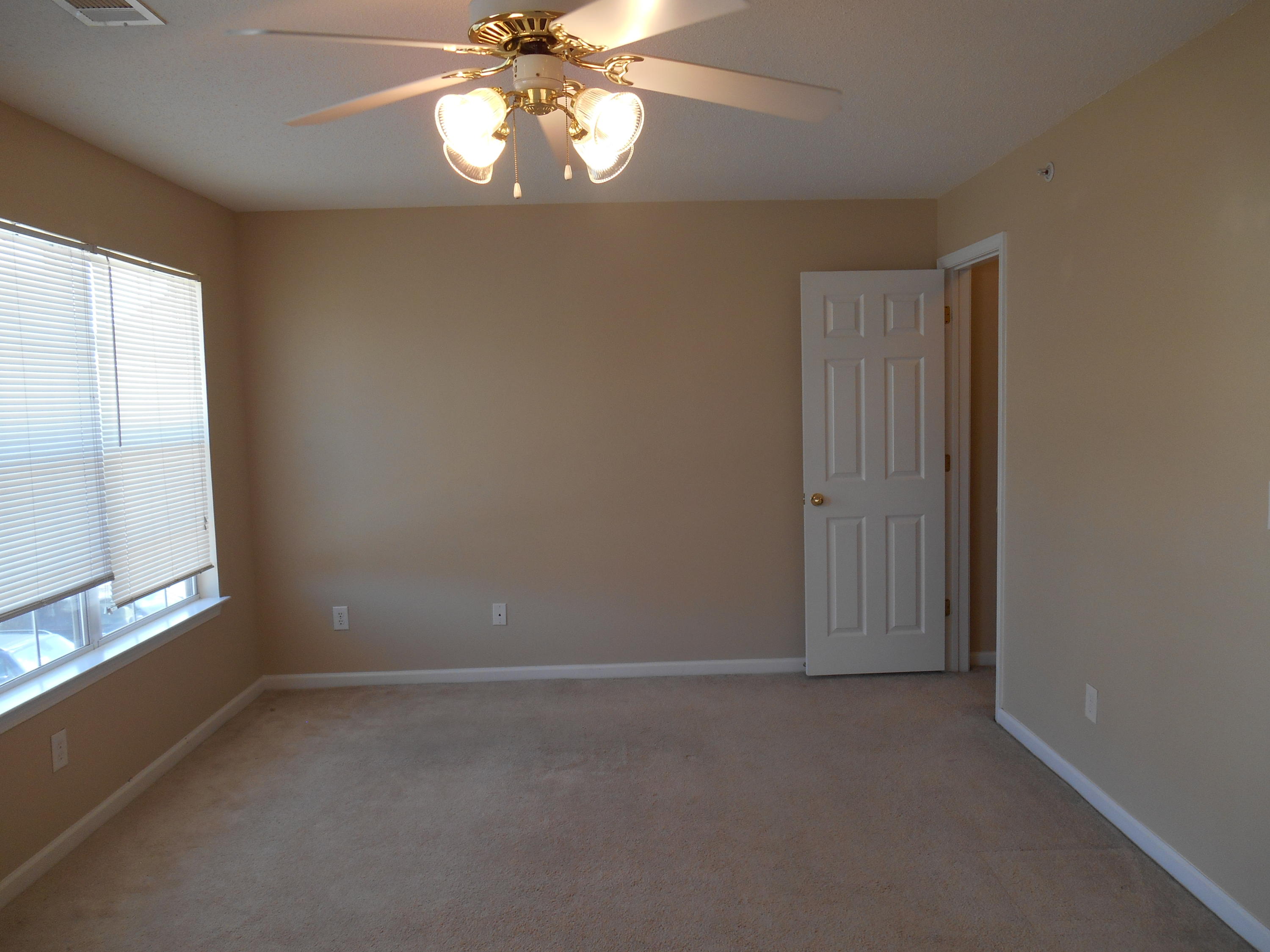 ROLLING PINES - Residential Lease