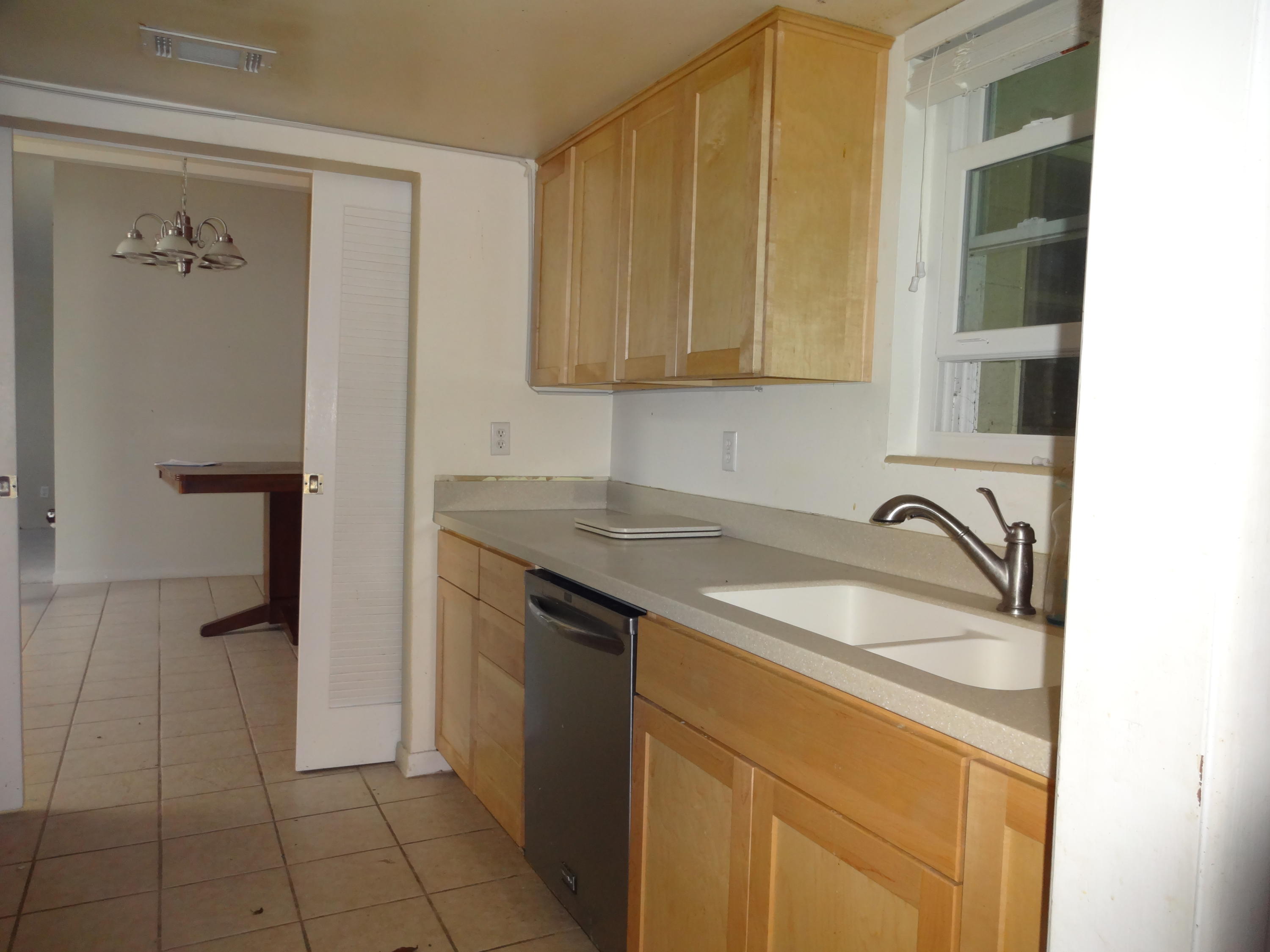 SEABREEZE 6TH ADDN LOT 4 BLK E - Residential