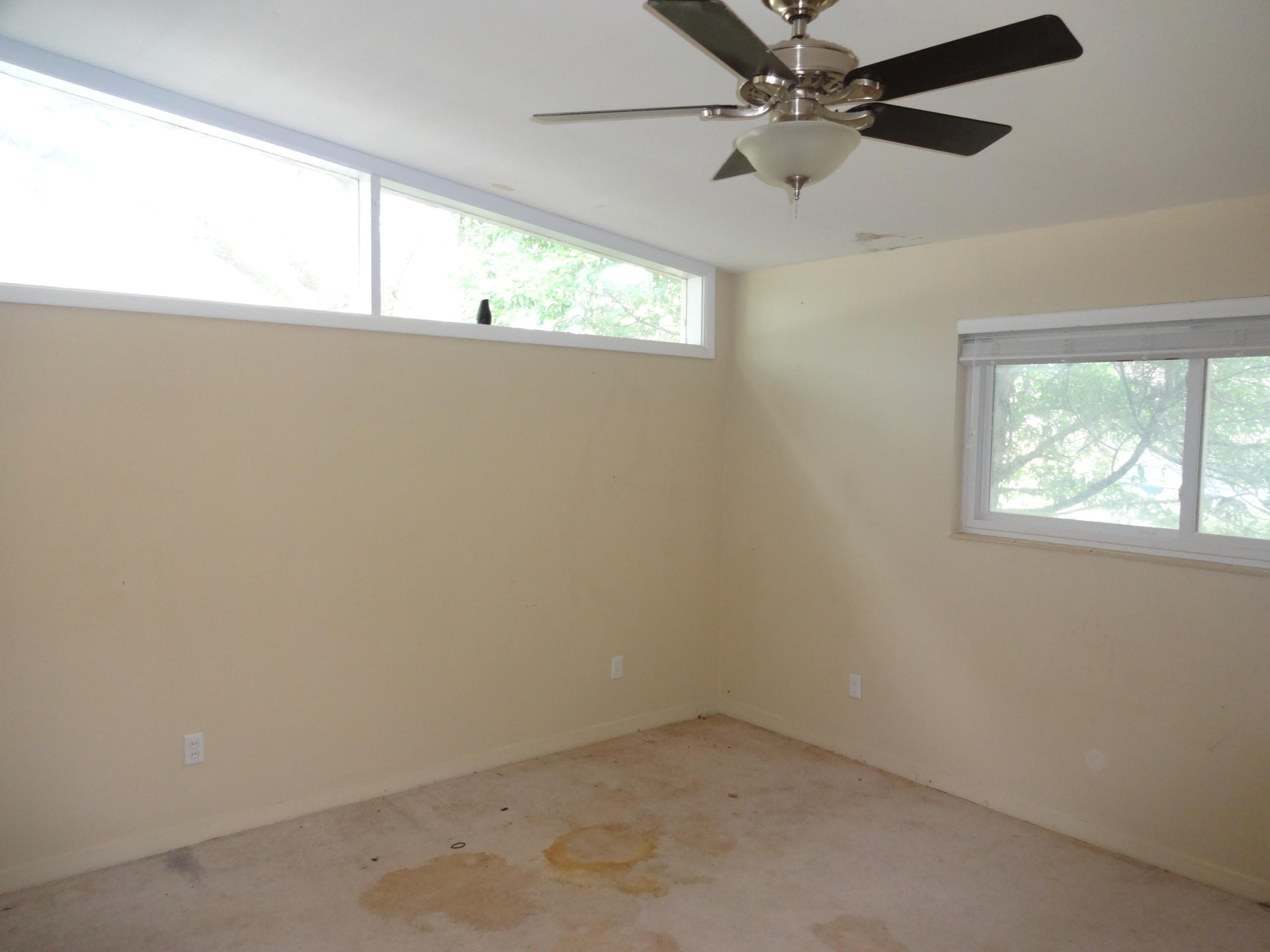 SEABREEZE 6TH ADDN LOT 4 BLK E - Residential