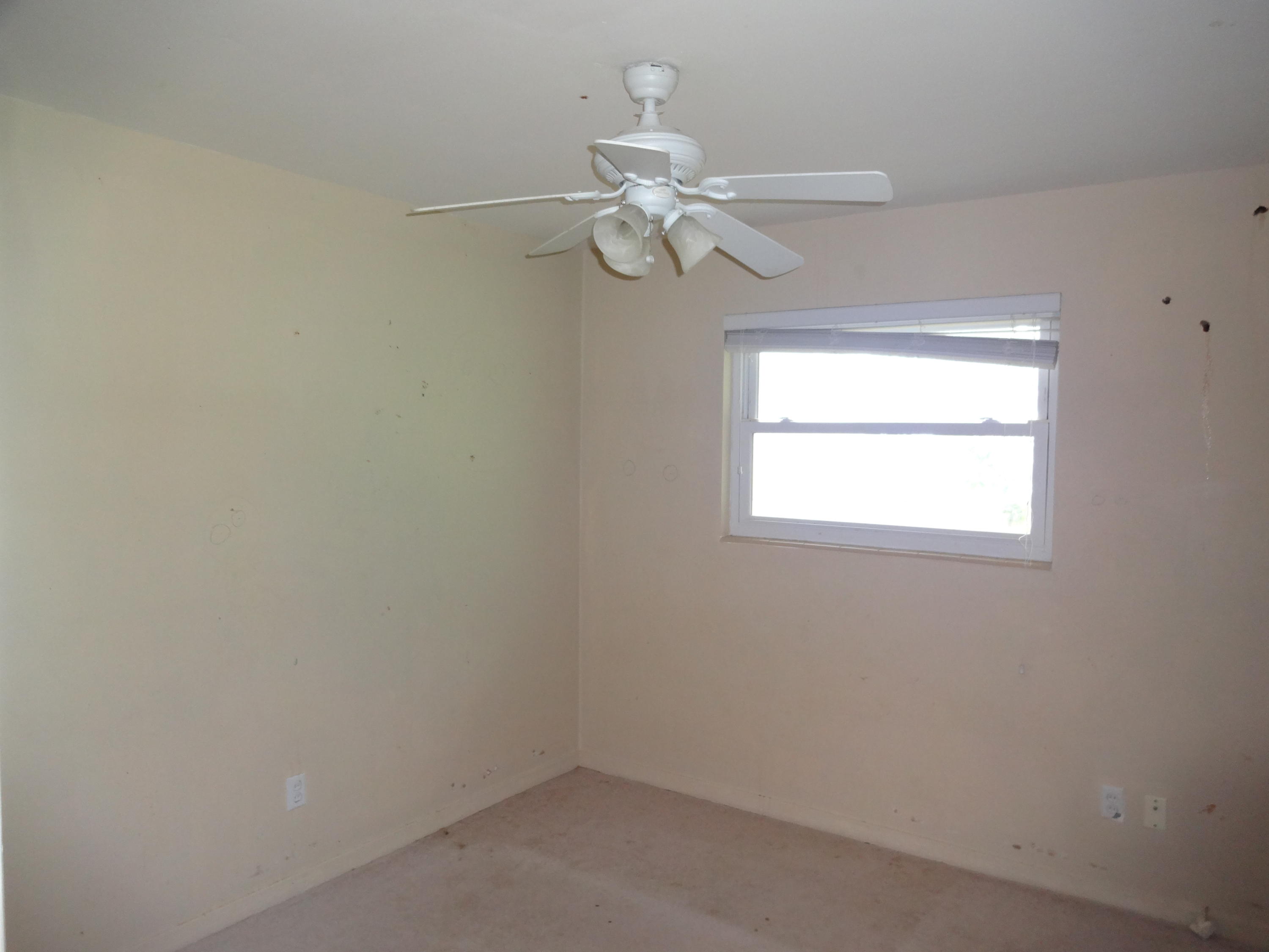 SEABREEZE 6TH ADDN LOT 4 BLK E - Residential