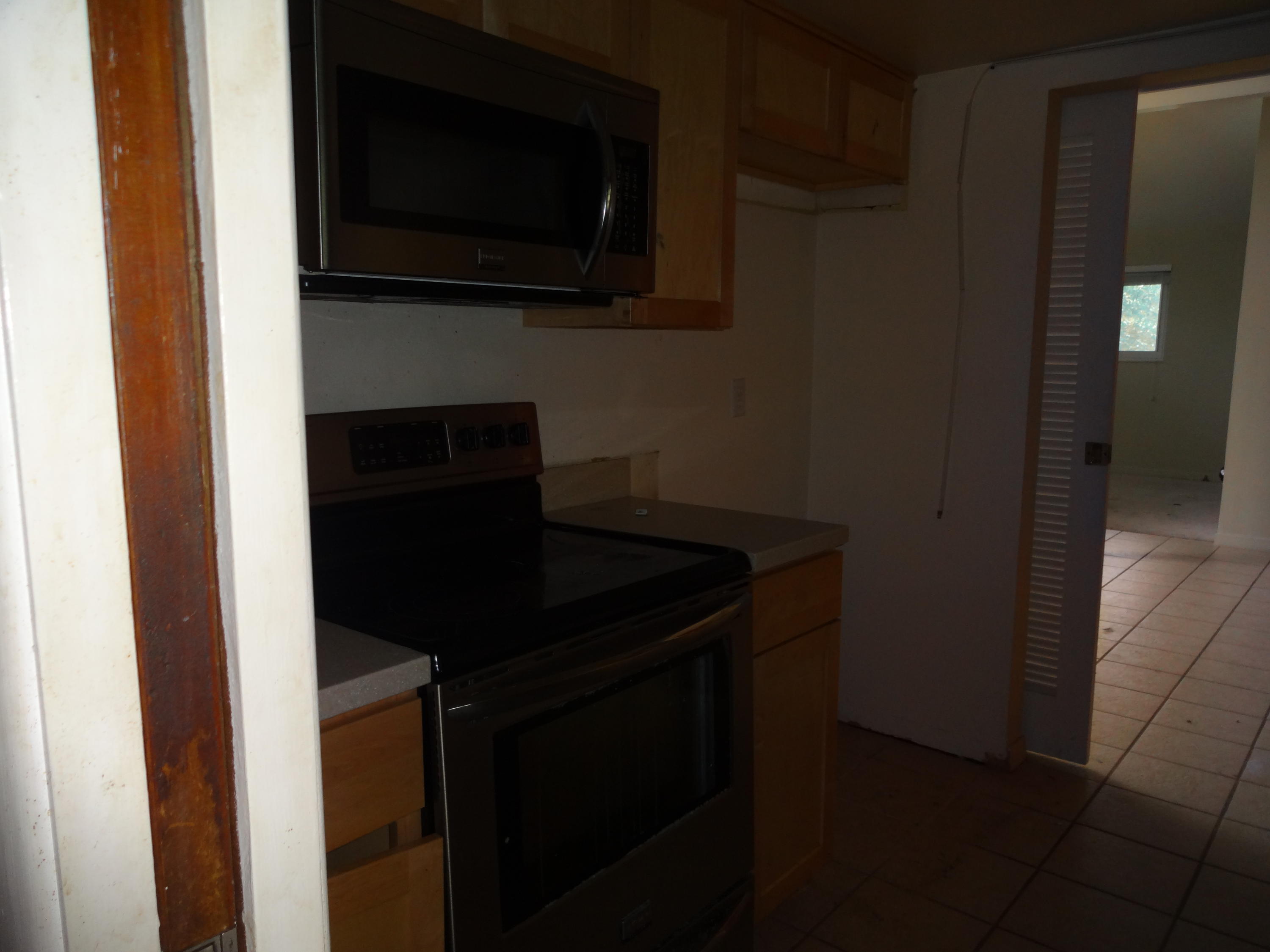 SEABREEZE 6TH ADDN LOT 4 BLK E - Residential