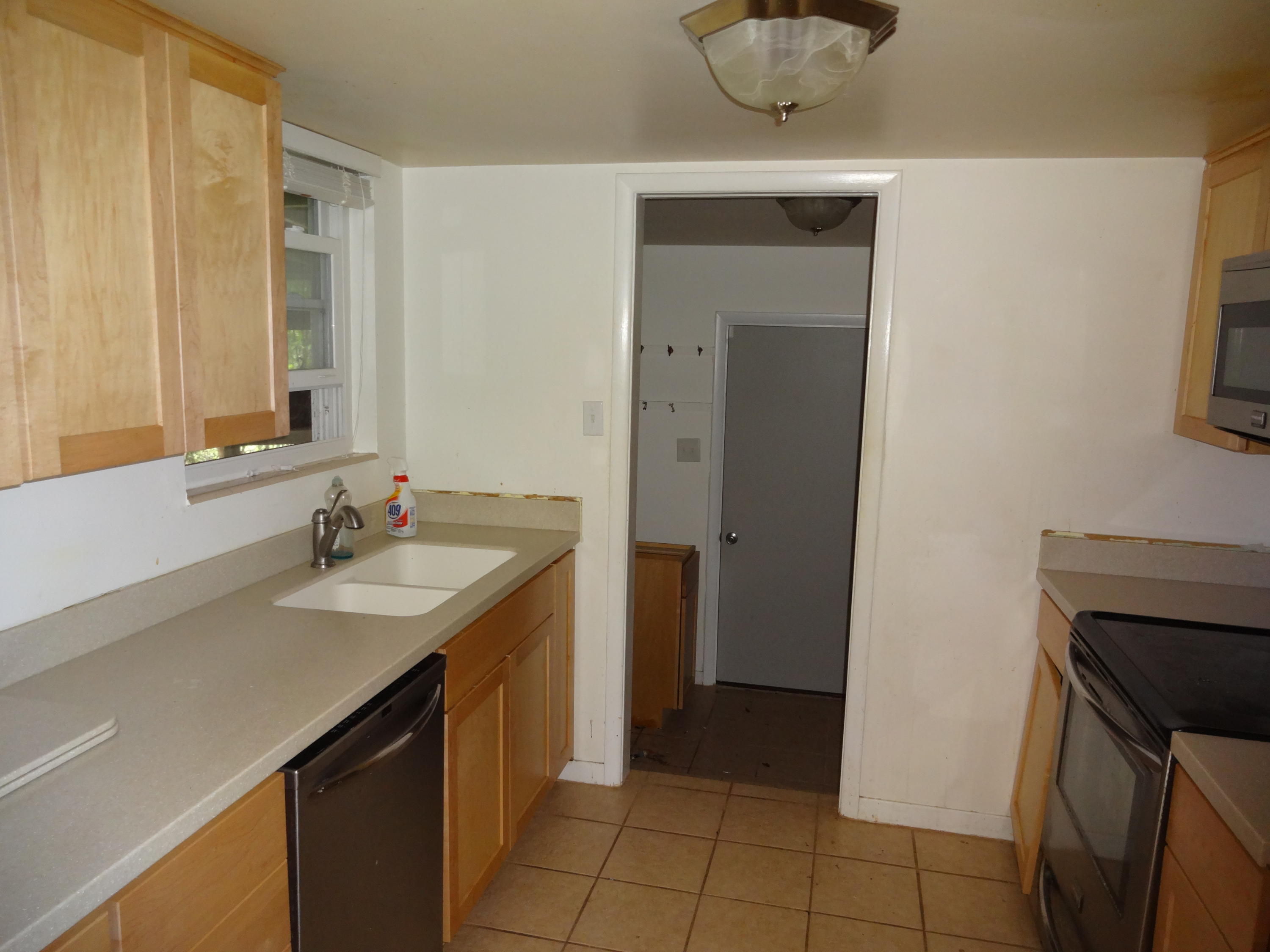 SEABREEZE 6TH ADDN LOT 4 BLK E - Residential
