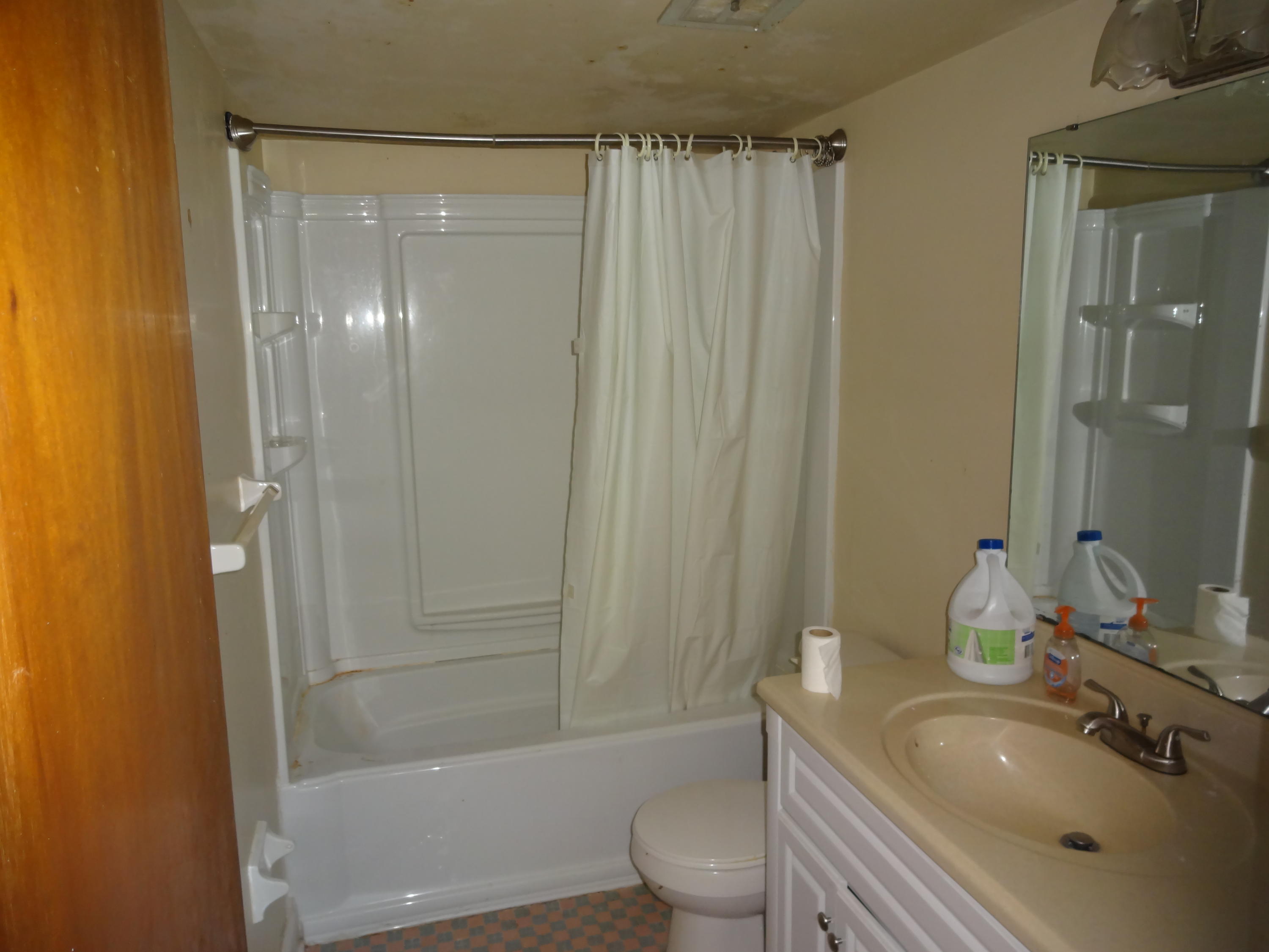 SEABREEZE 6TH ADDN LOT 4 BLK E - Residential
