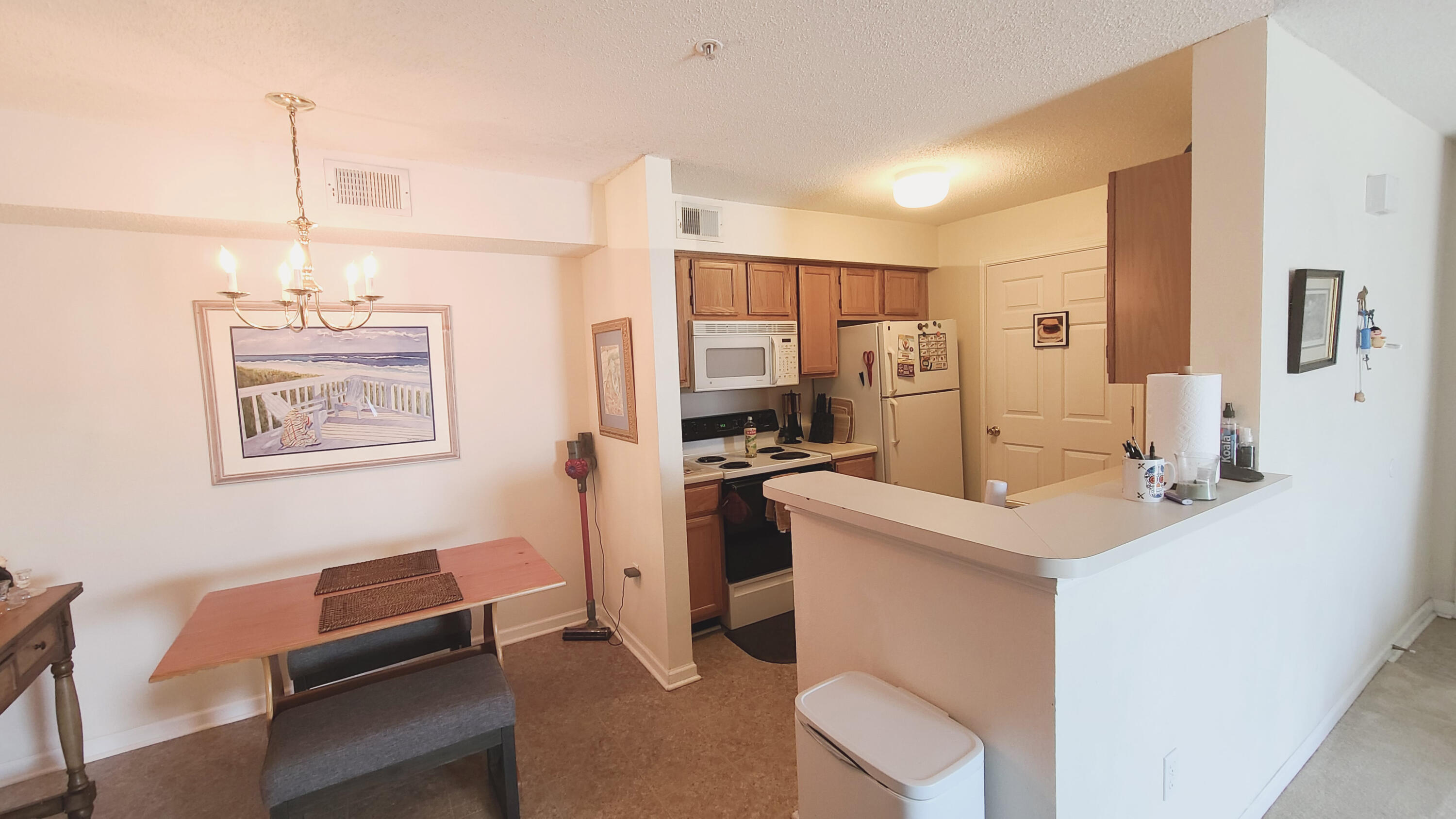 MORE PICTURES COMING SOON This 1 bedroom 1 bath unit is conveniently located on the 3rd  floor in building 4080 at Indian Lake. This popular floor plan offers an very spacious living/dining area along with one large bedroom with huge walk-in and full bath. Indian Lake is conveniently located near beaches, golf course, dog park, shopping and dining. Indian Lake features on-site rental management, workout facility, clubhouse, and pool.
