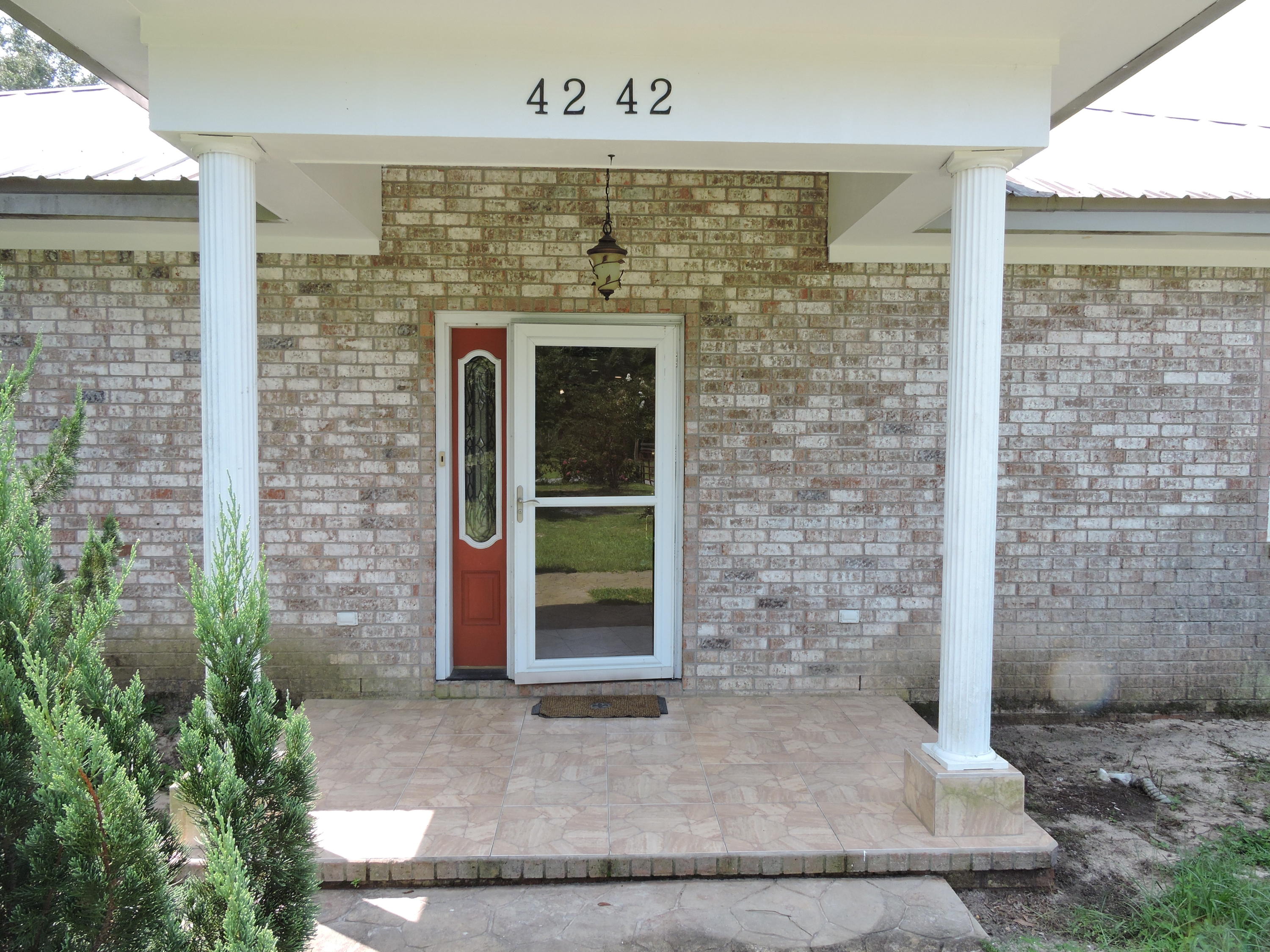 COUNTRY BREEZE ESTATES - Residential Lease