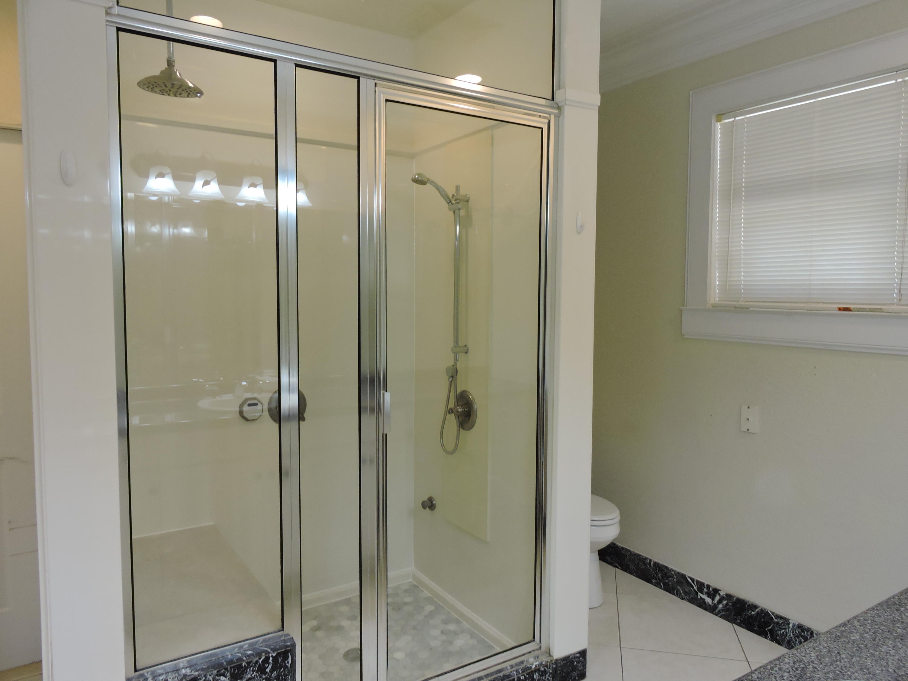COUNTRY BREEZE ESTATES - Residential Lease