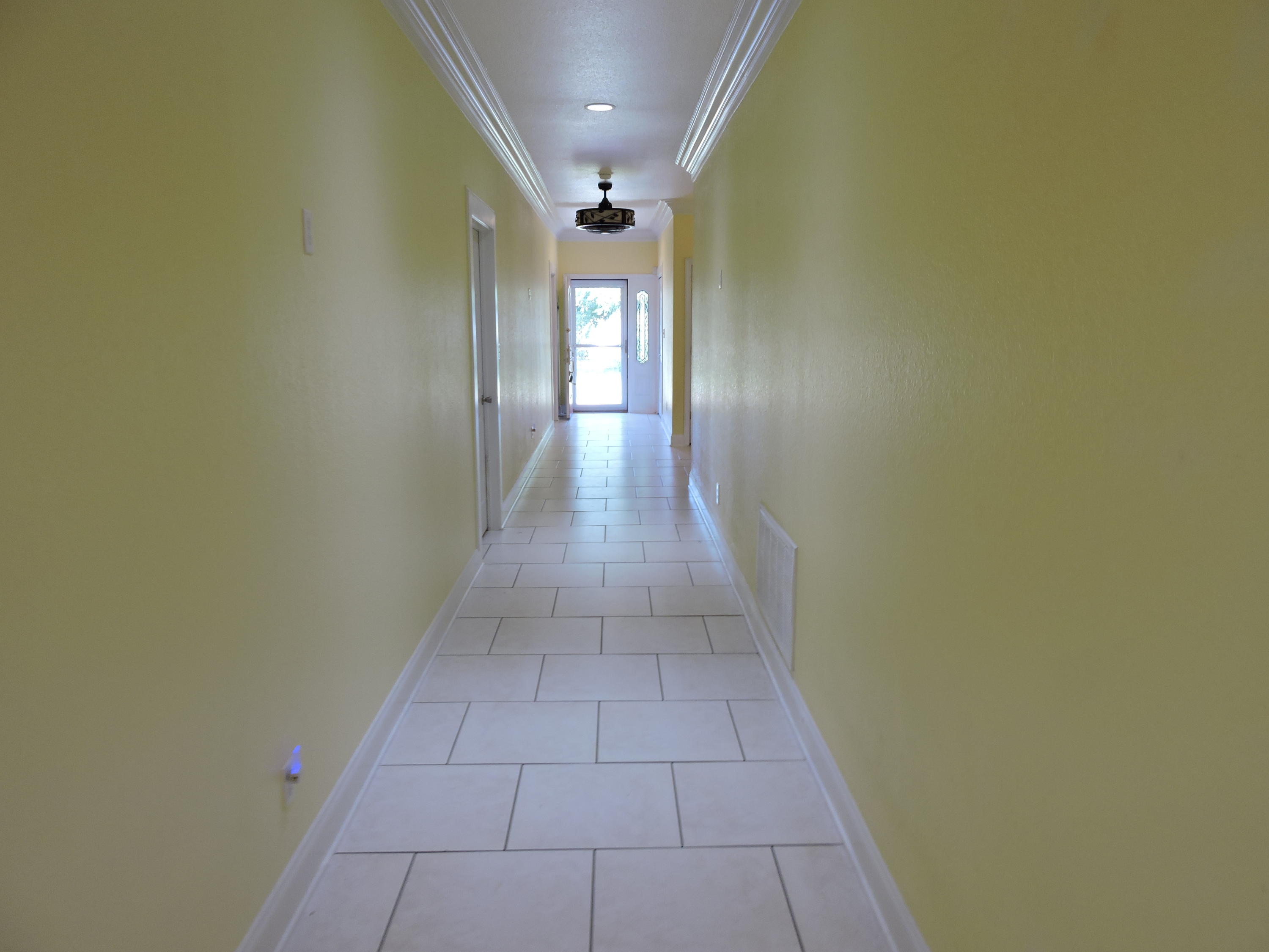 COUNTRY BREEZE ESTATES - Residential Lease