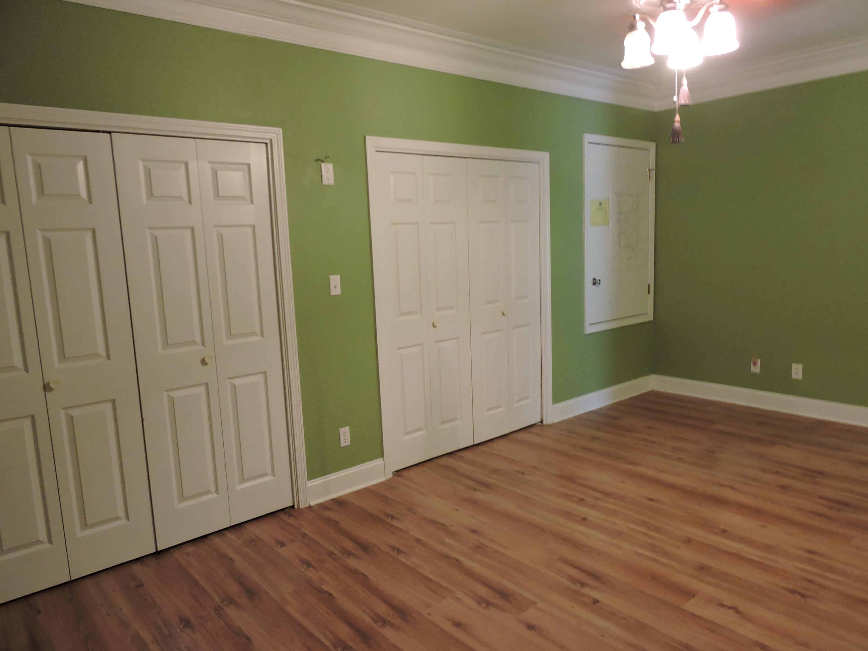 COUNTRY BREEZE ESTATES - Residential Lease