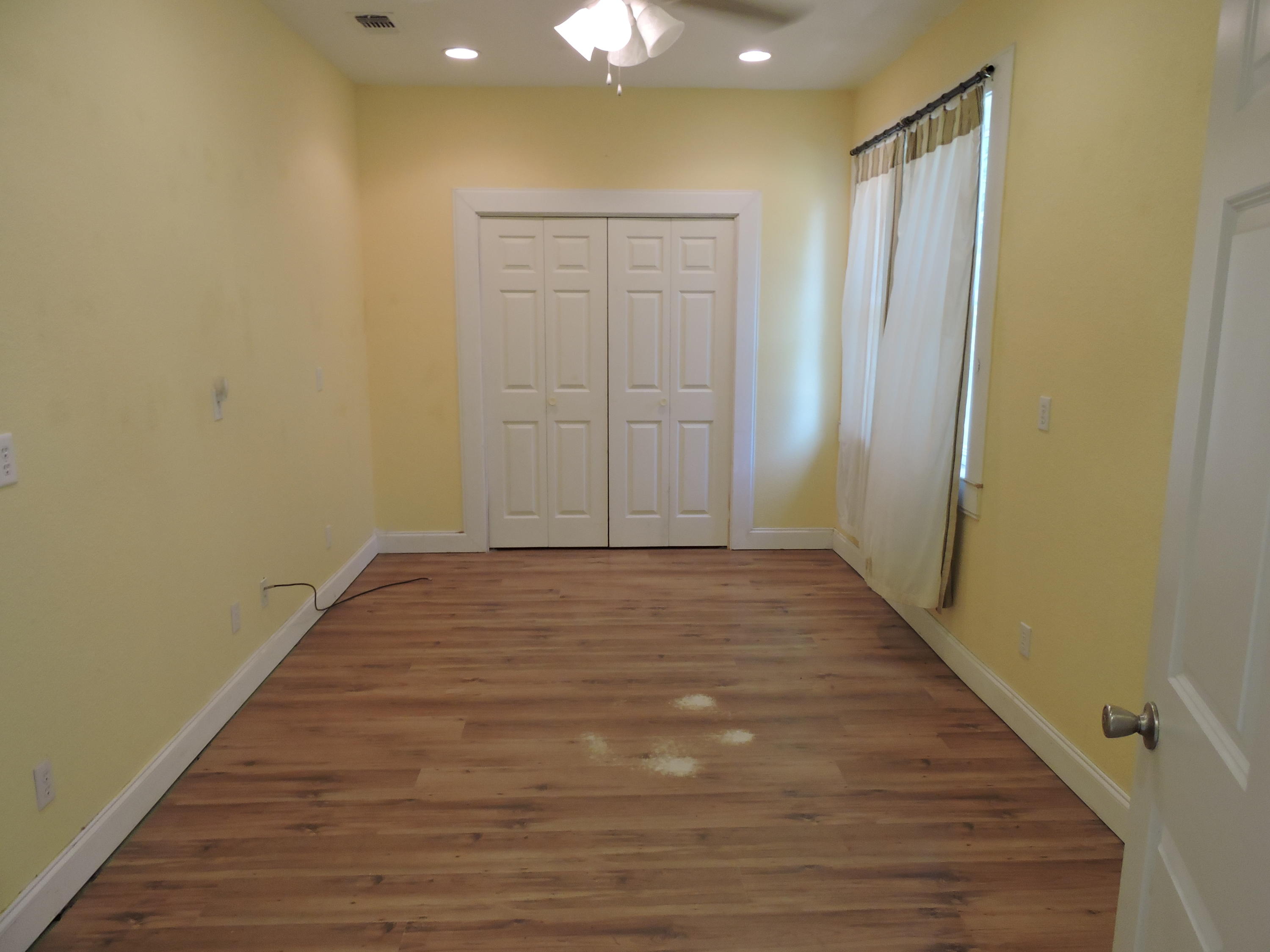 COUNTRY BREEZE ESTATES - Residential Lease