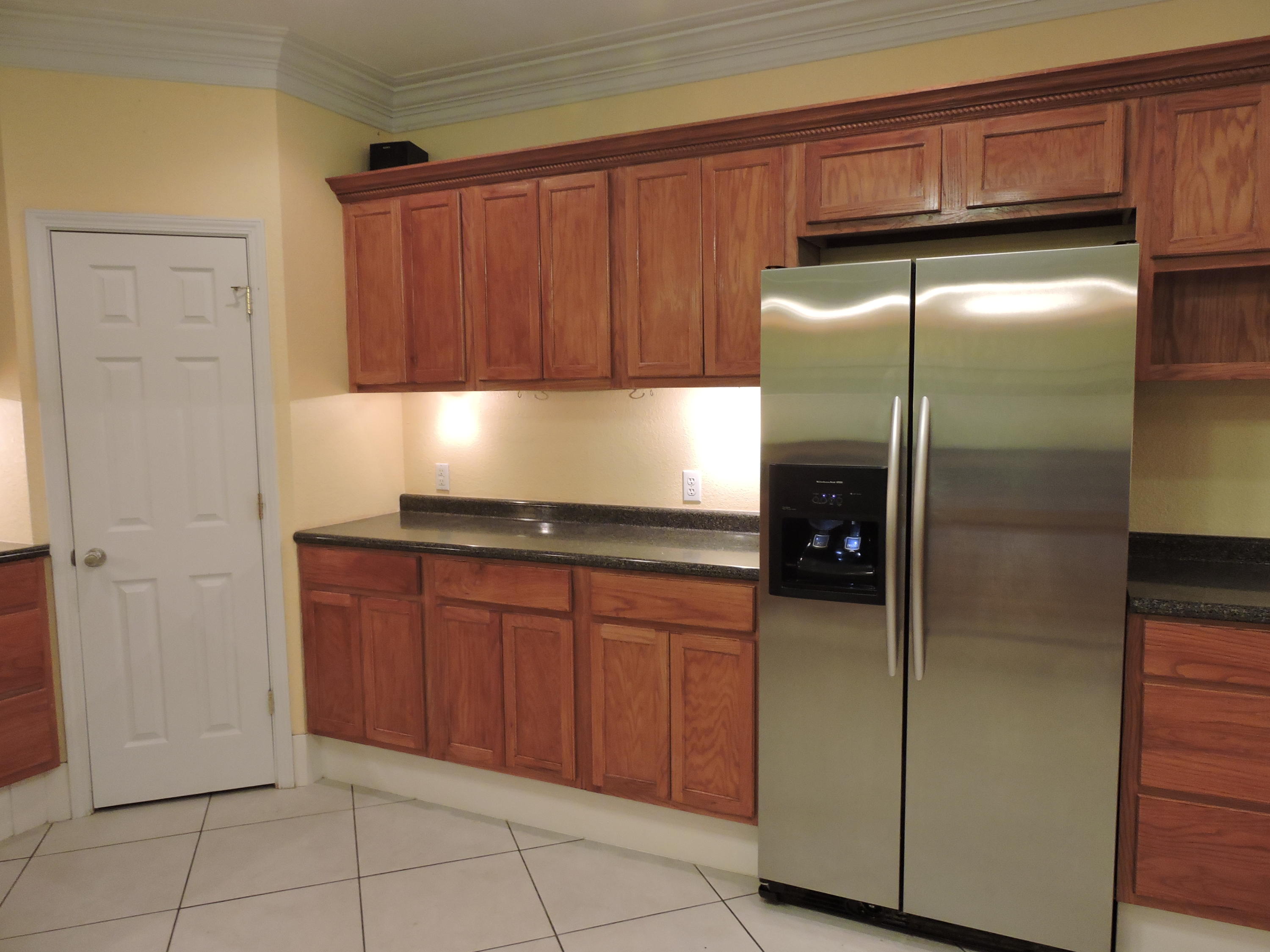 COUNTRY BREEZE ESTATES - Residential Lease