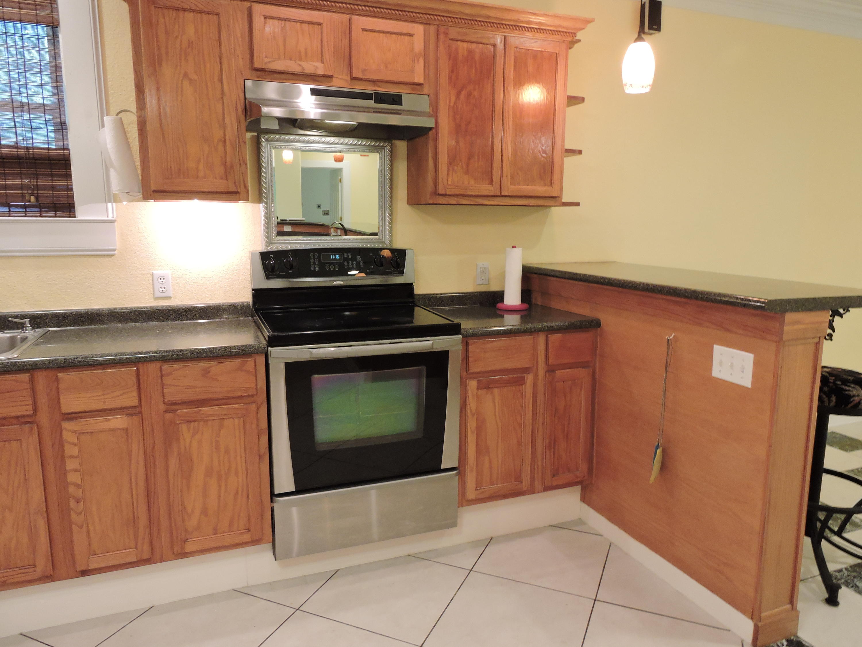 COUNTRY BREEZE ESTATES - Residential Lease