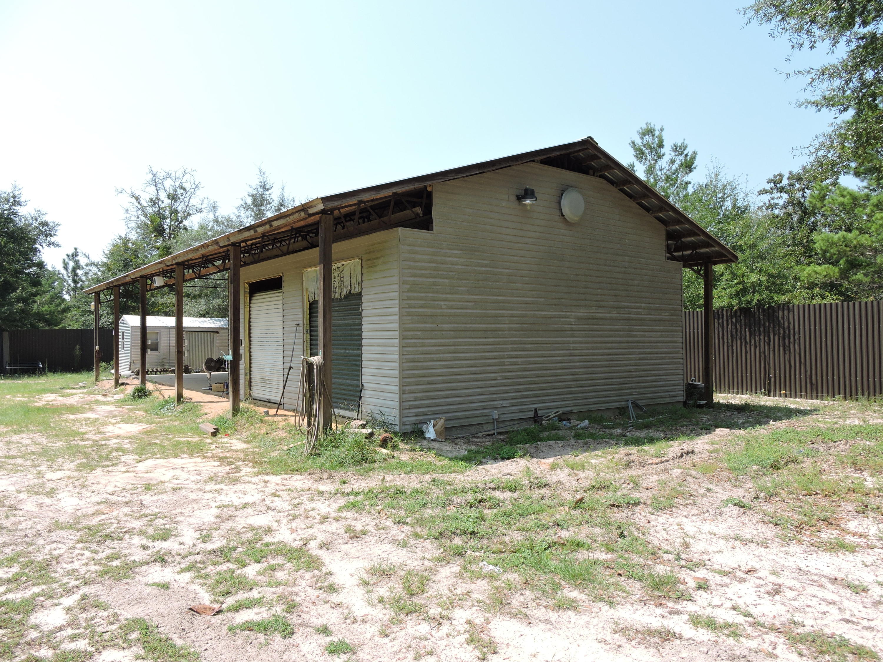 COUNTRY BREEZE ESTATES - Residential Lease