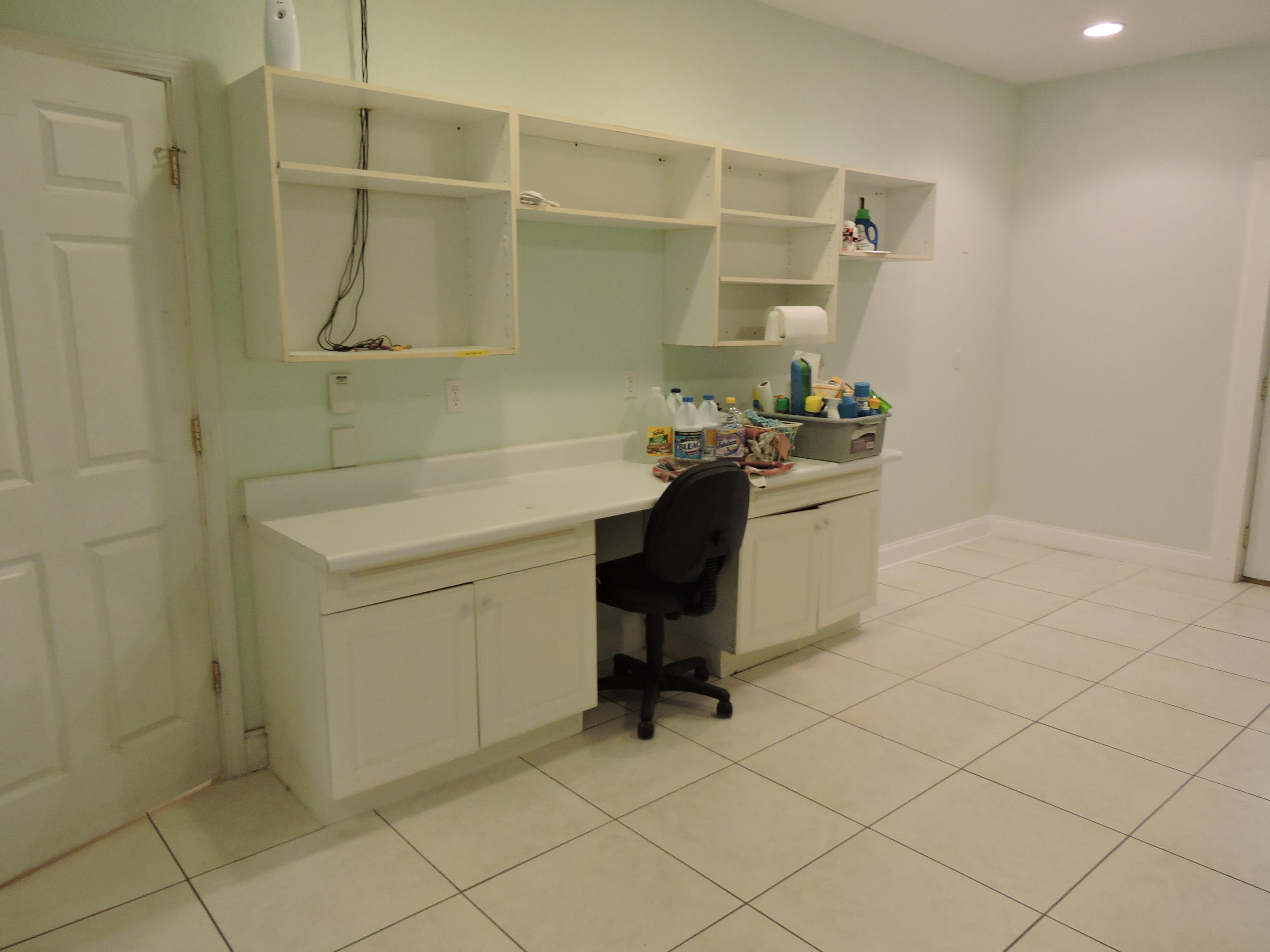 COUNTRY BREEZE ESTATES - Residential Lease