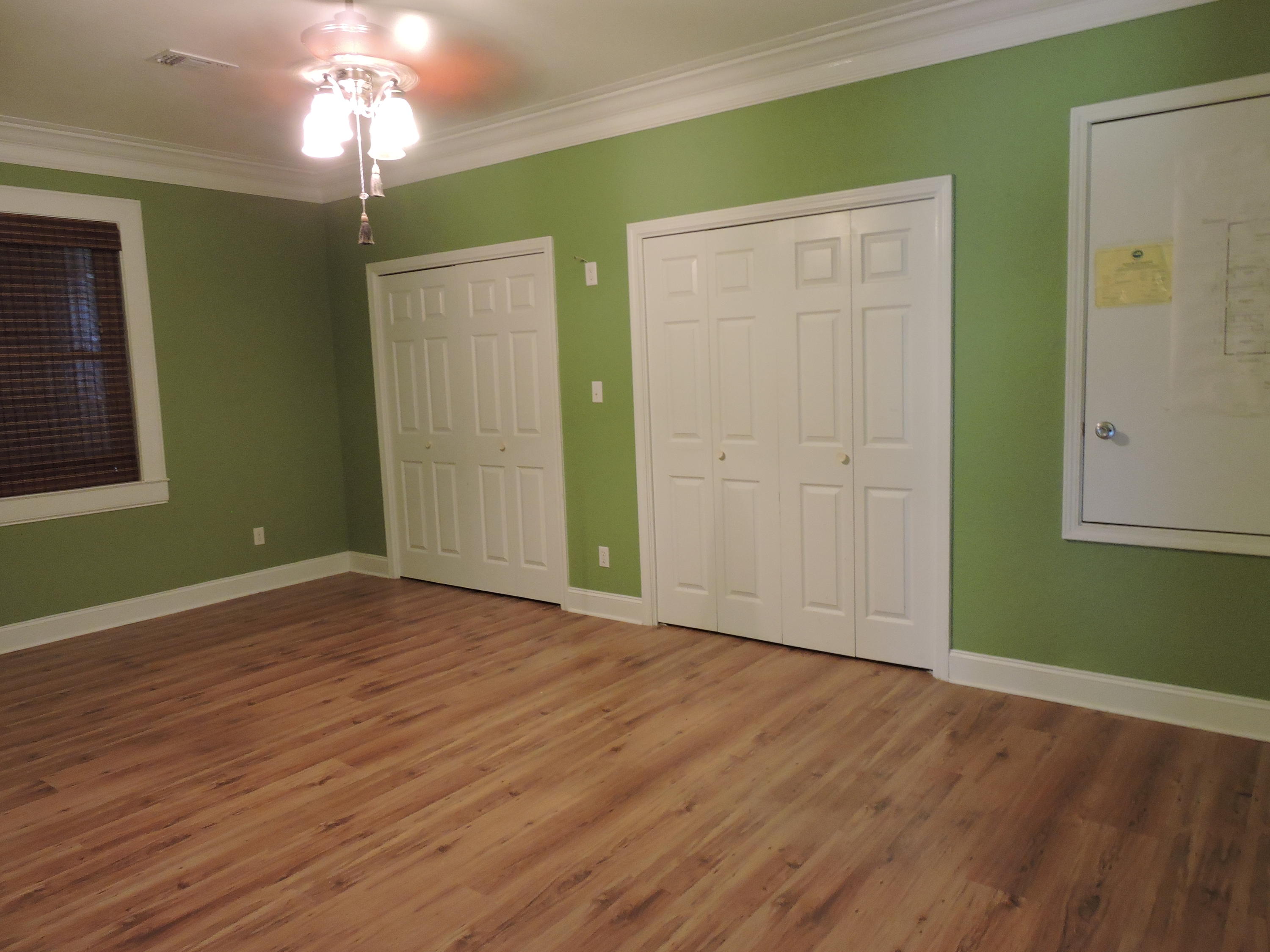 COUNTRY BREEZE ESTATES - Residential Lease