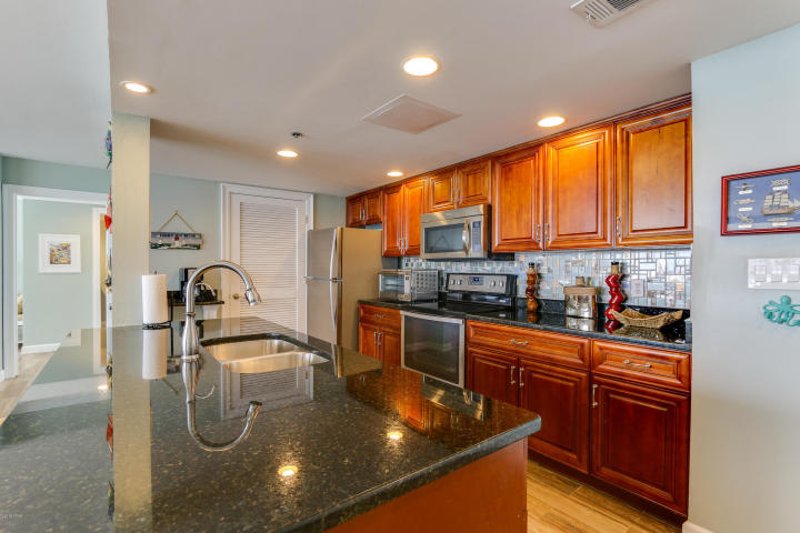 LONG BEACH - Residential