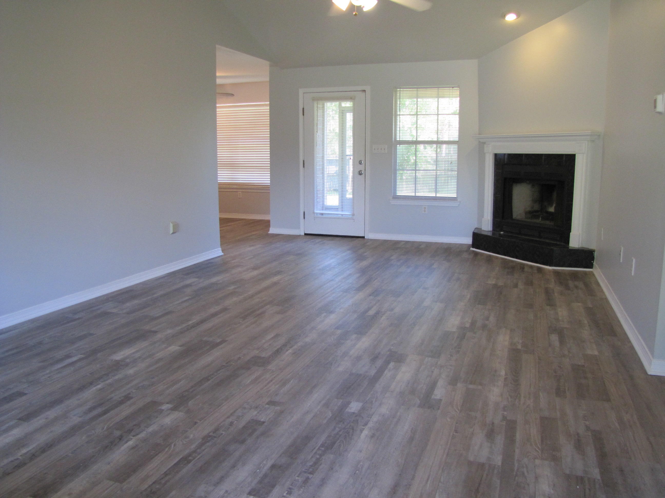NO APPARENT SUBDIVISION - Residential Lease