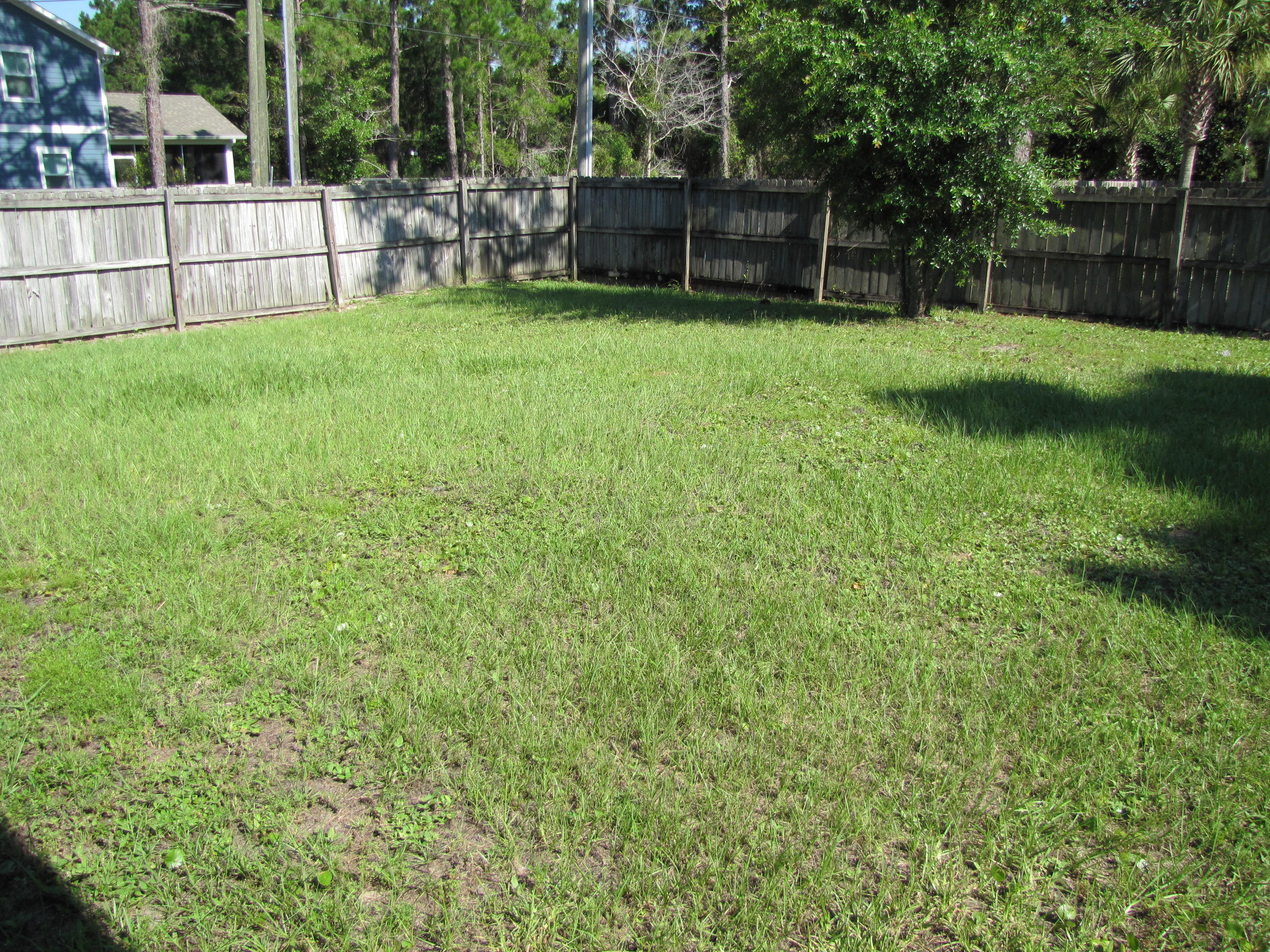 NO APPARENT SUBDIVISION - Residential Lease