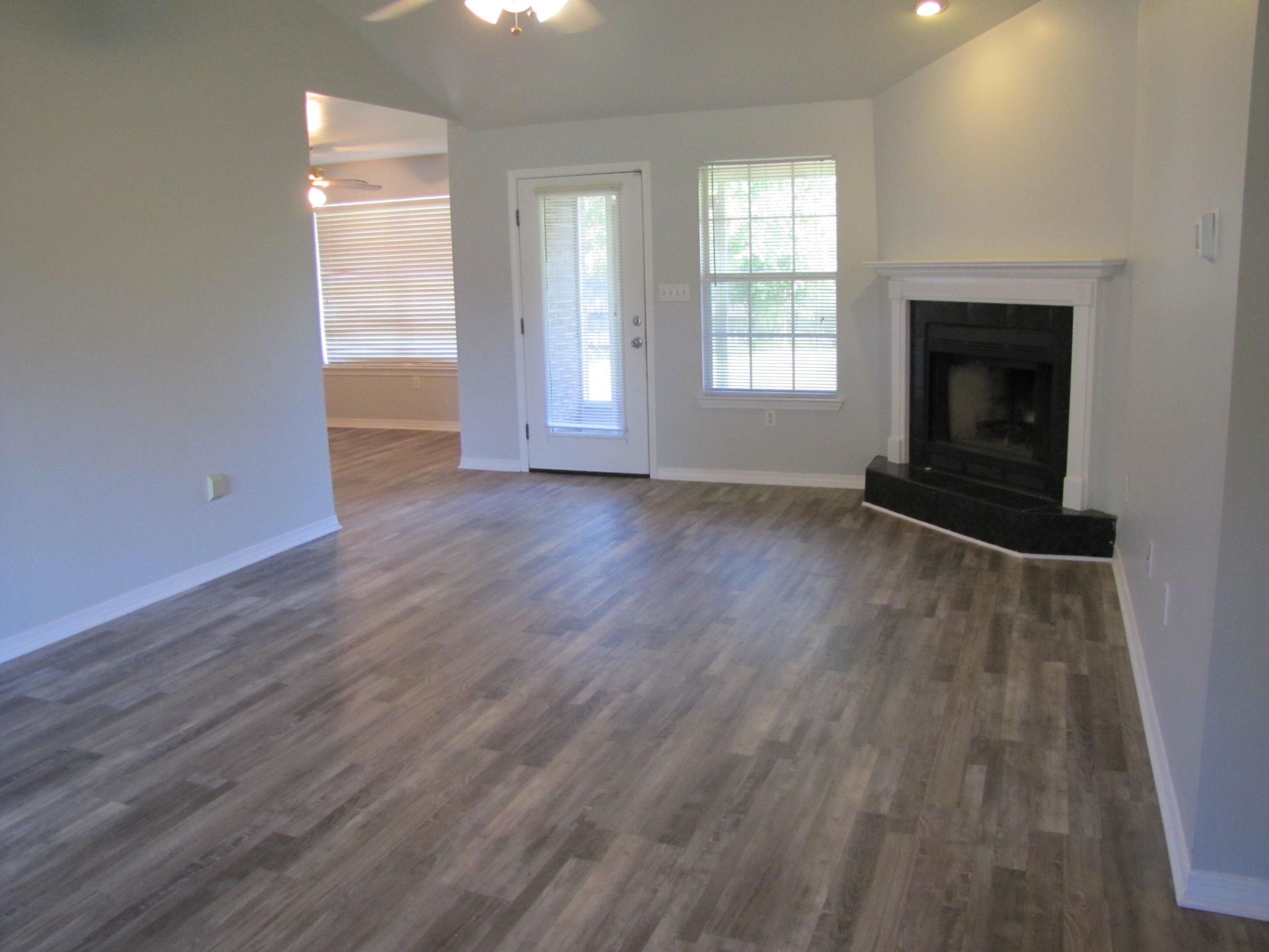 NO APPARENT SUBDIVISION - Residential Lease