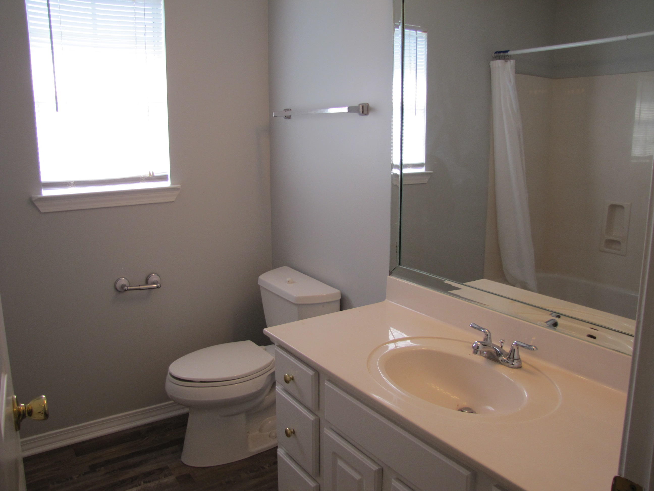 NO APPARENT SUBDIVISION - Residential Lease