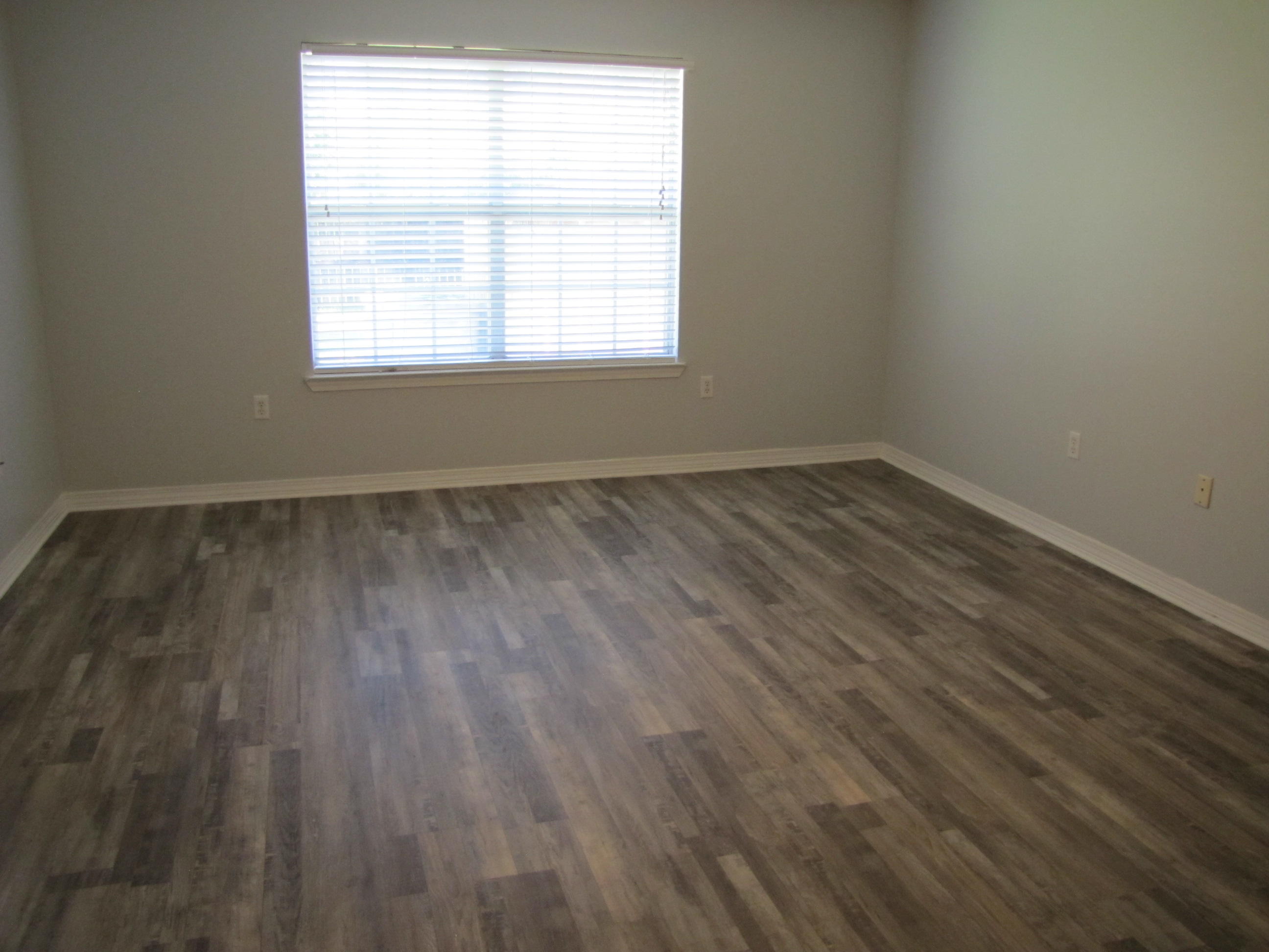 NO APPARENT SUBDIVISION - Residential Lease