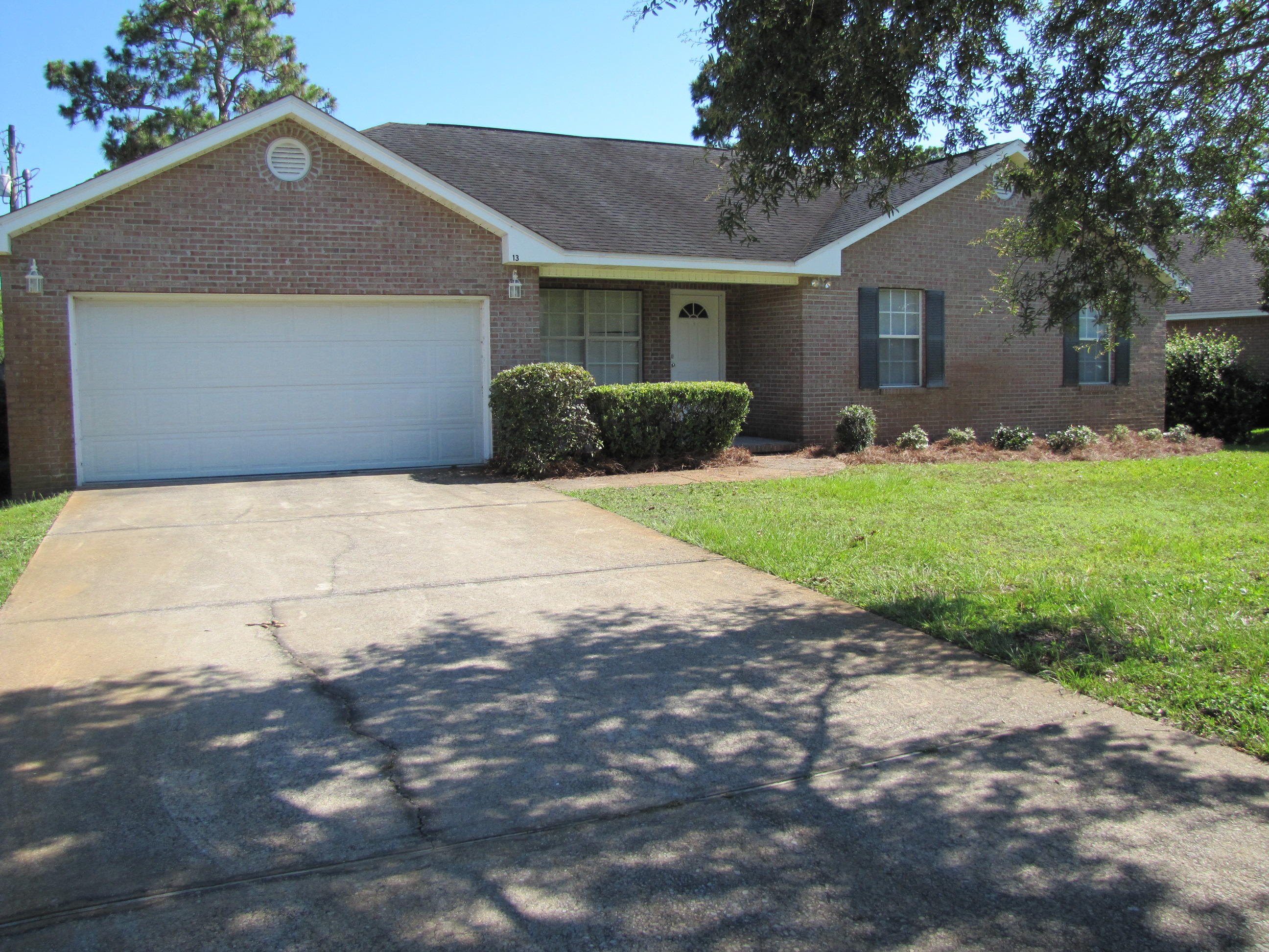 NO APPARENT SUBDIVISION - Residential Lease
