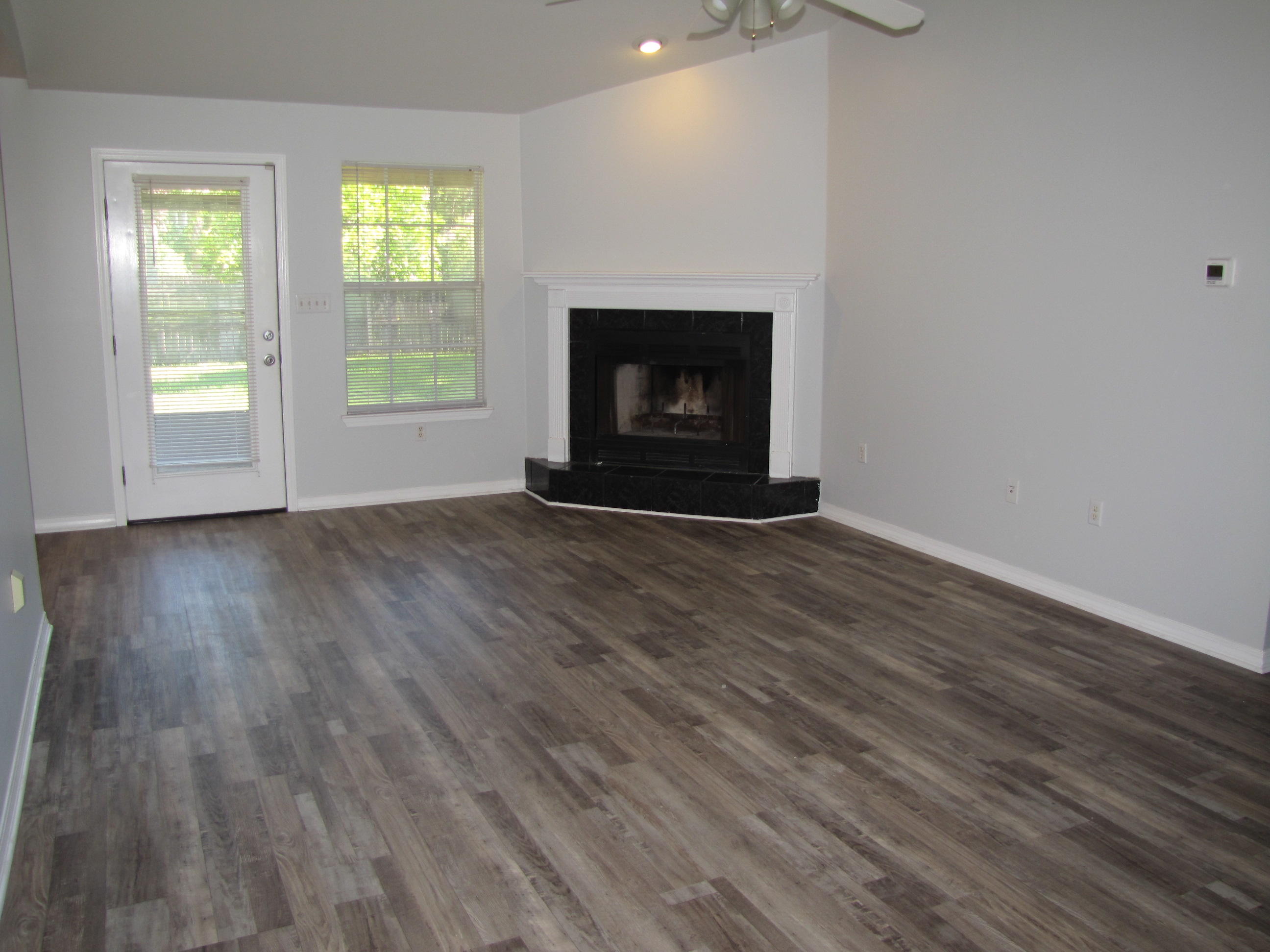 NO APPARENT SUBDIVISION - Residential Lease