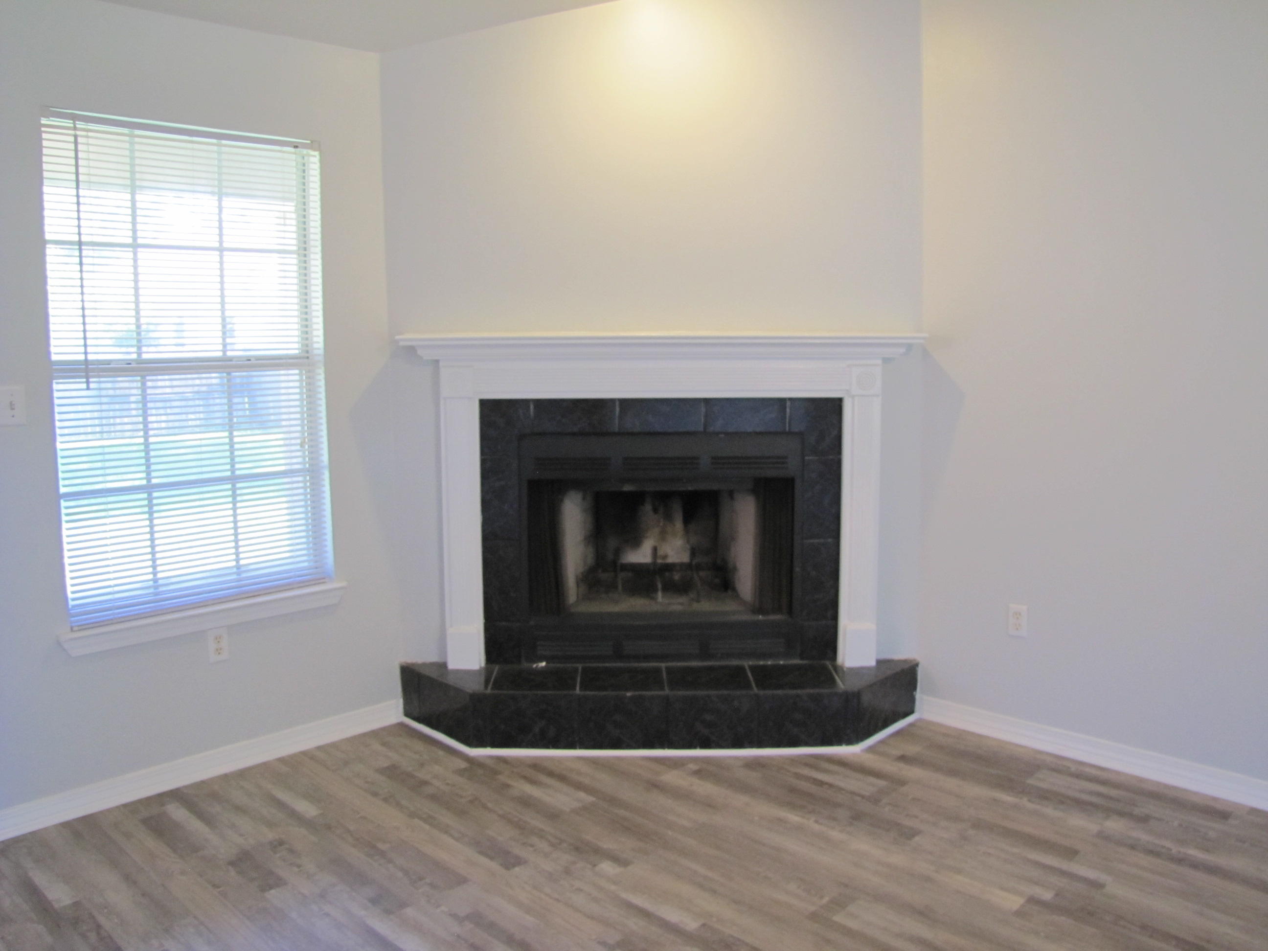 NO APPARENT SUBDIVISION - Residential Lease