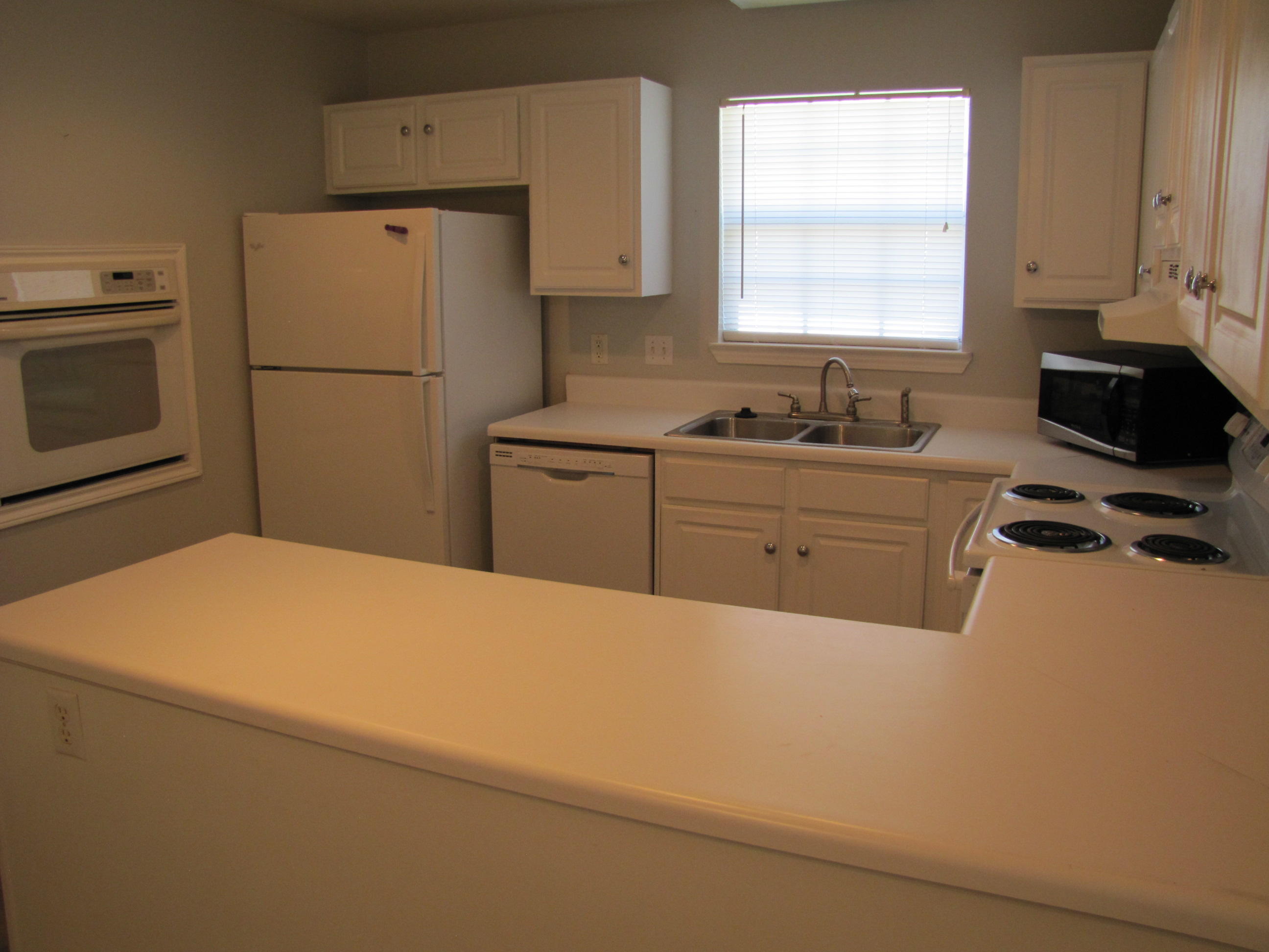 NO APPARENT SUBDIVISION - Residential Lease