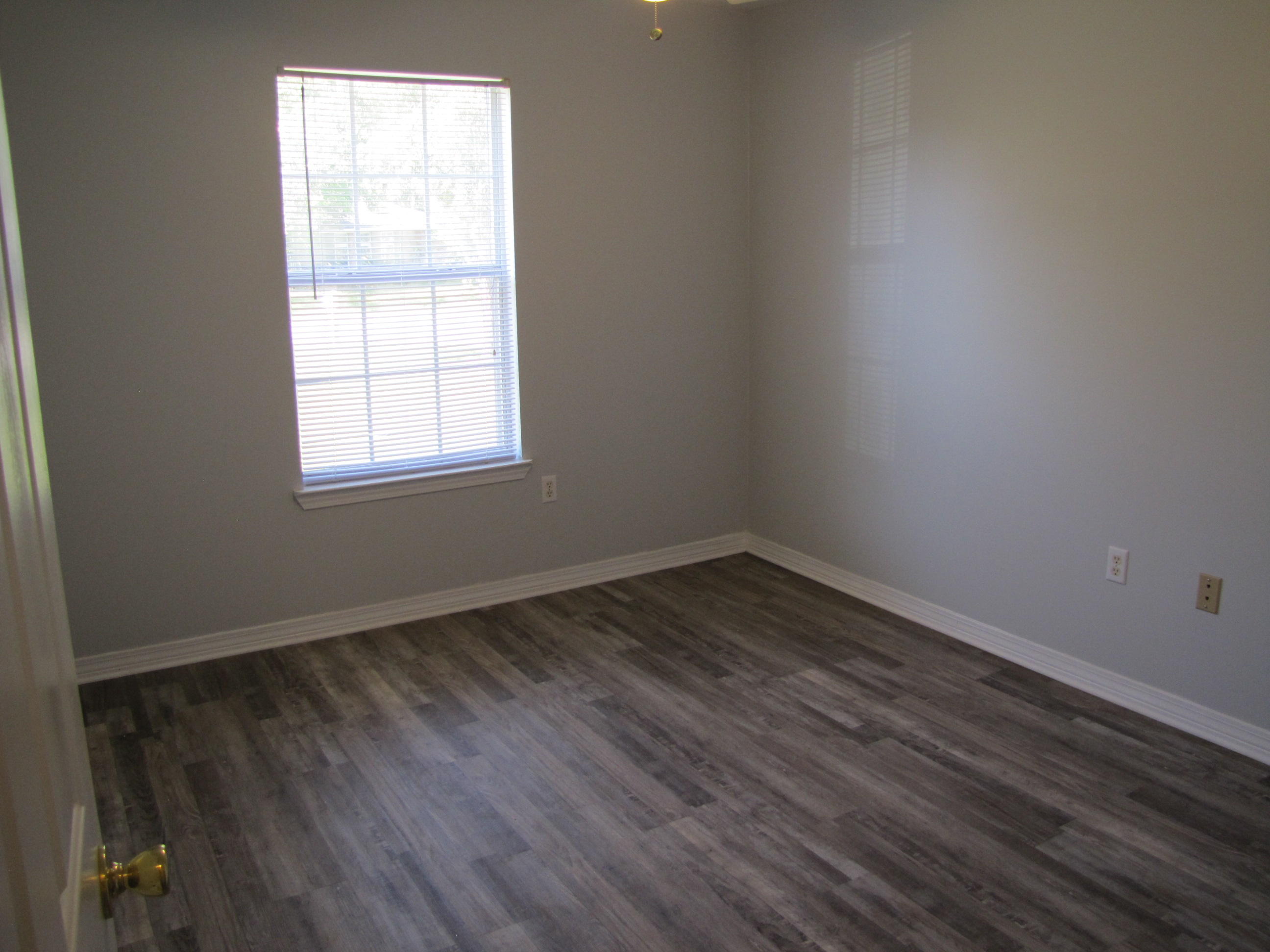 NO APPARENT SUBDIVISION - Residential Lease