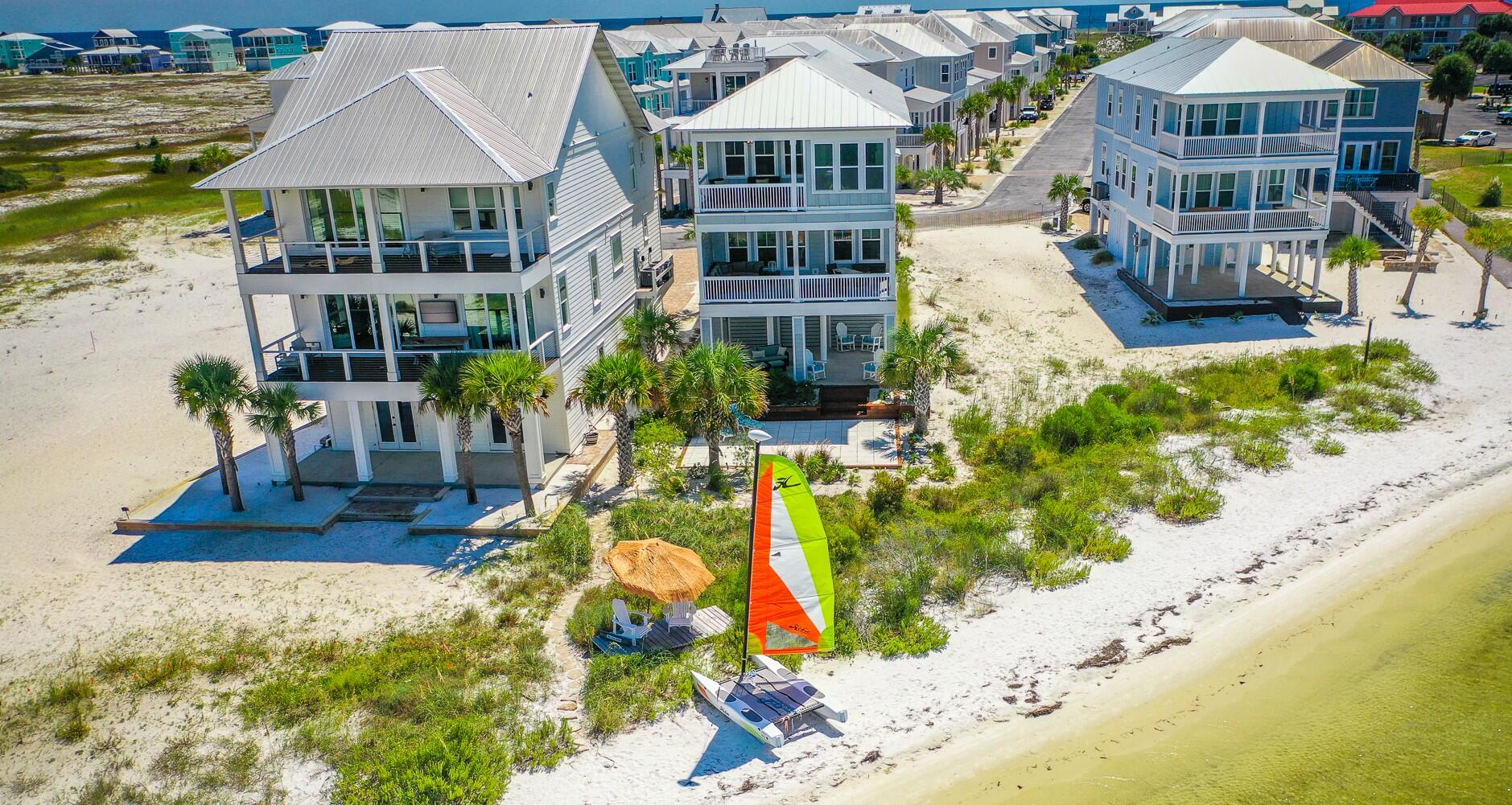 BY THE SEA - Residential